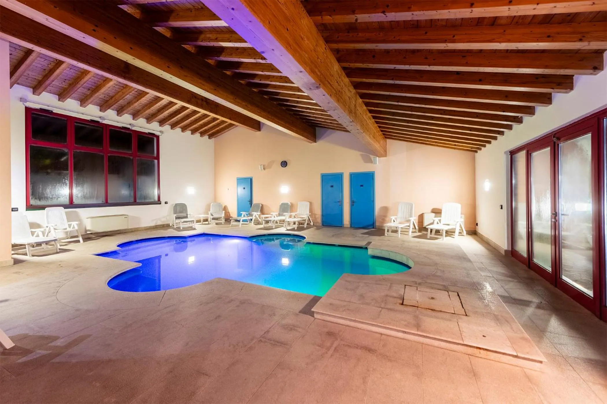 Swimming pool in Hotel Vecchio Casello
