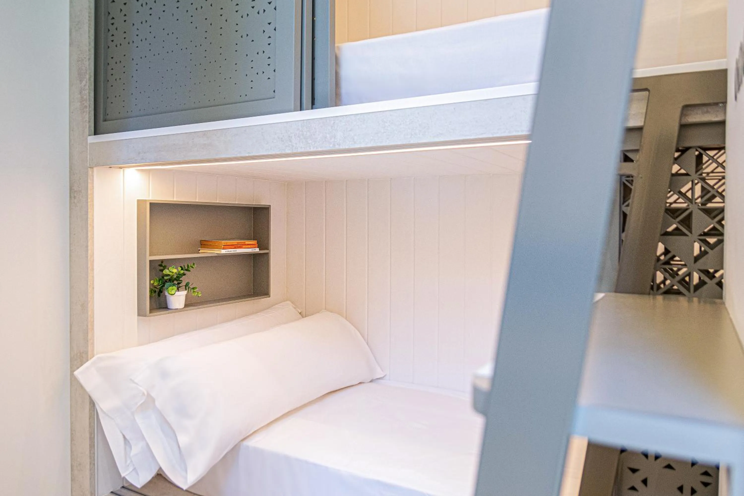 Photo of the whole room, Bed in Coeo Pod Hostel Beatas