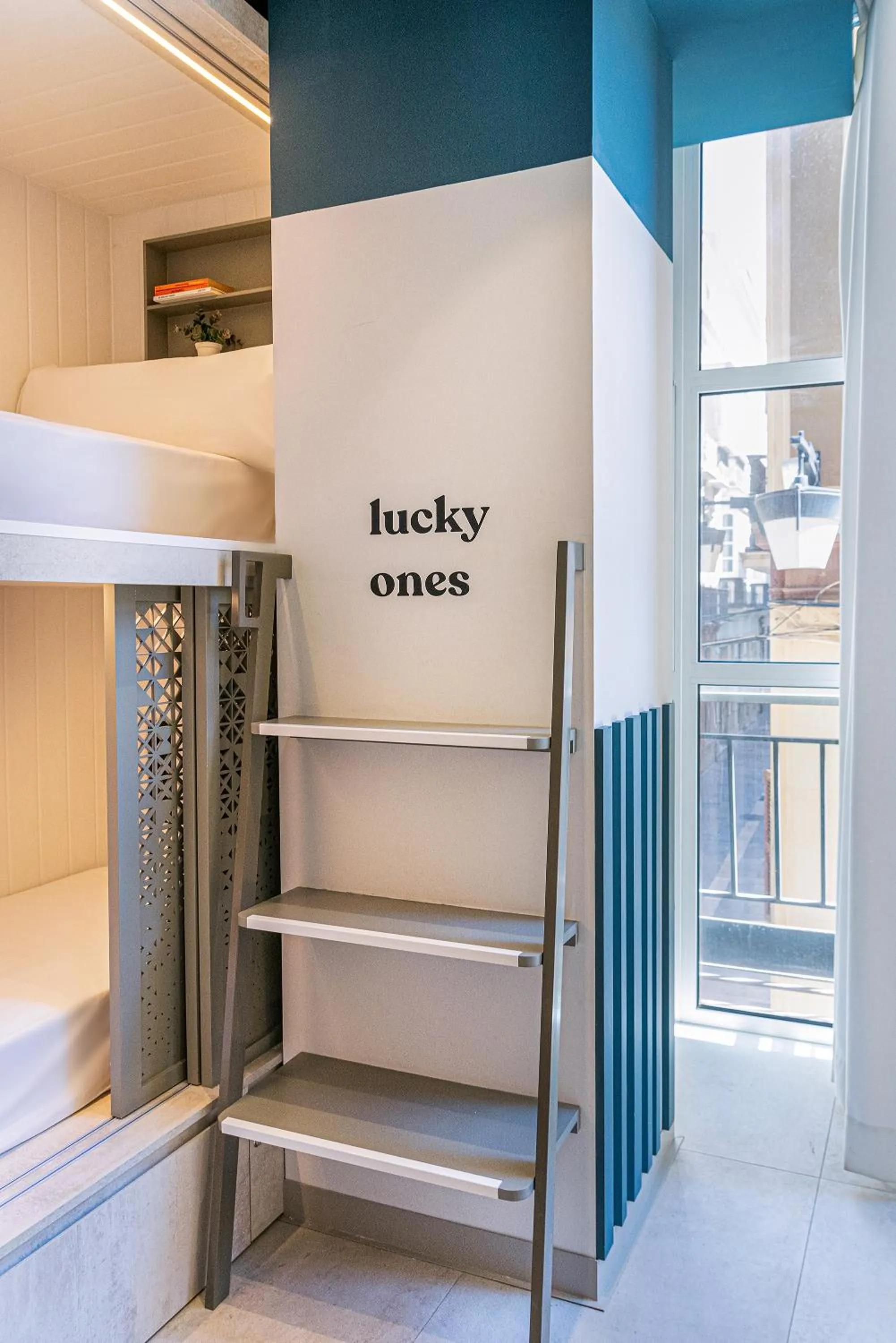 Photo of the whole room, Bed in Coeo Pod Hostel Beatas