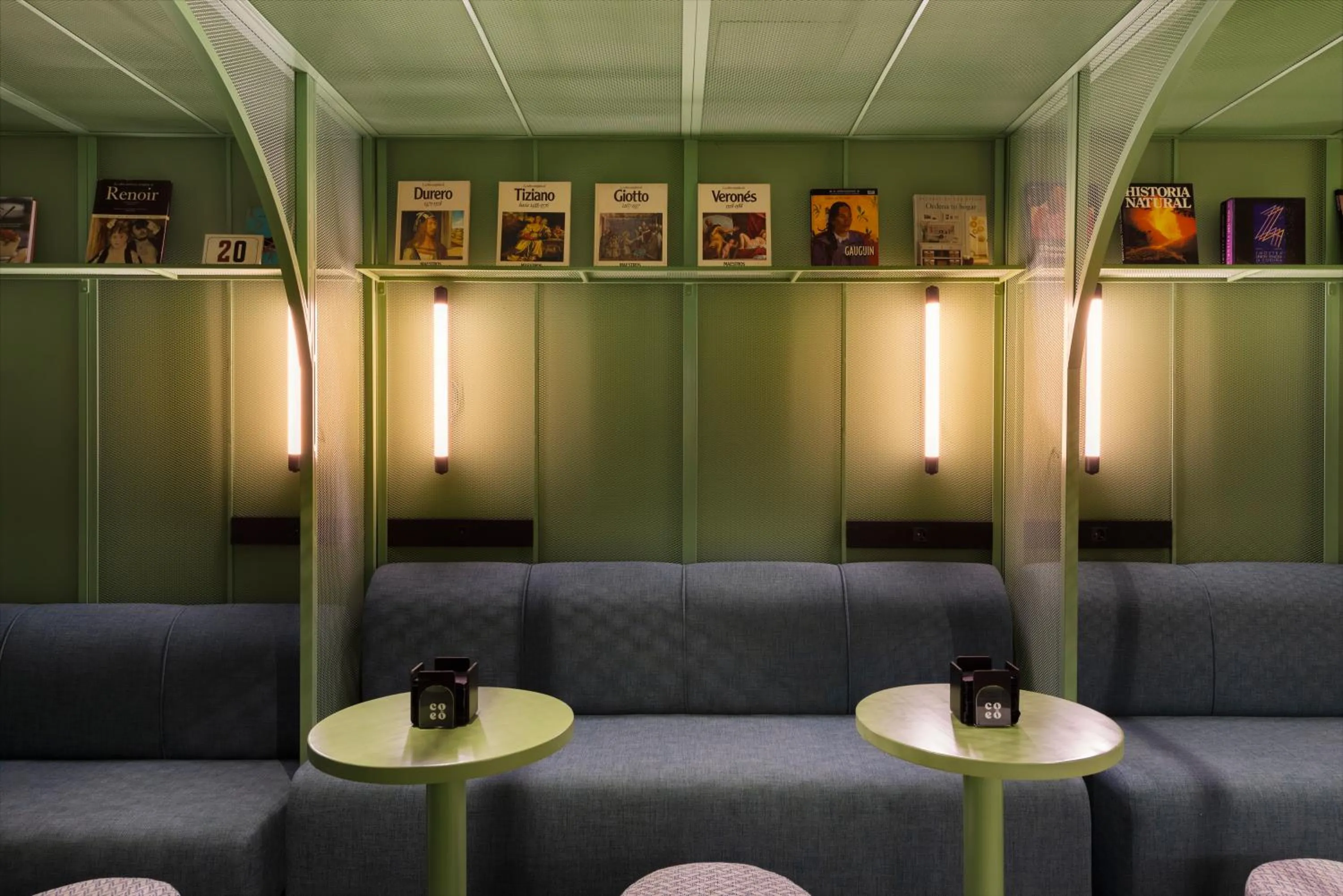 Seating area in Coeo Pod Hostel Beatas