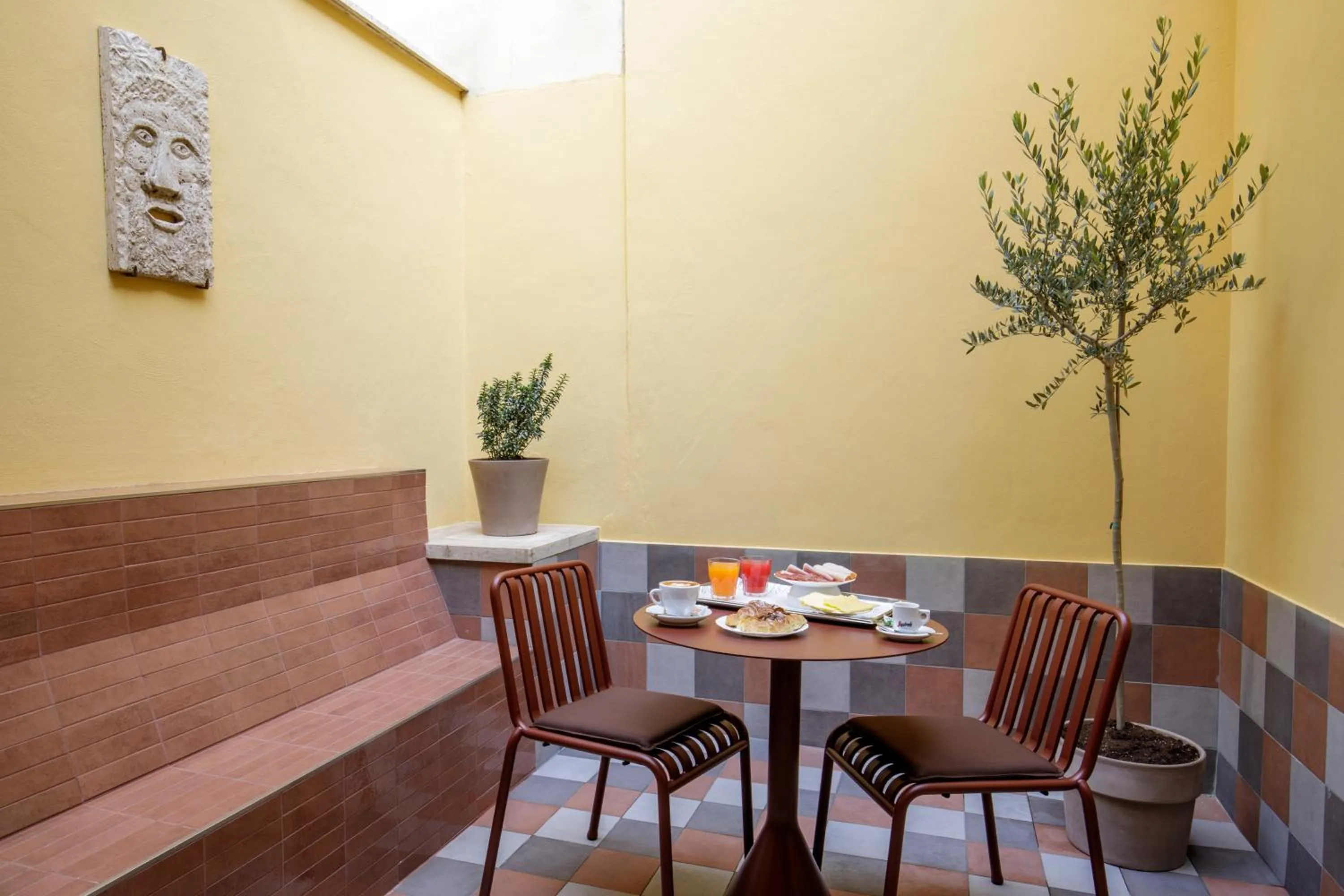 Seating area in Hotel Colosseum