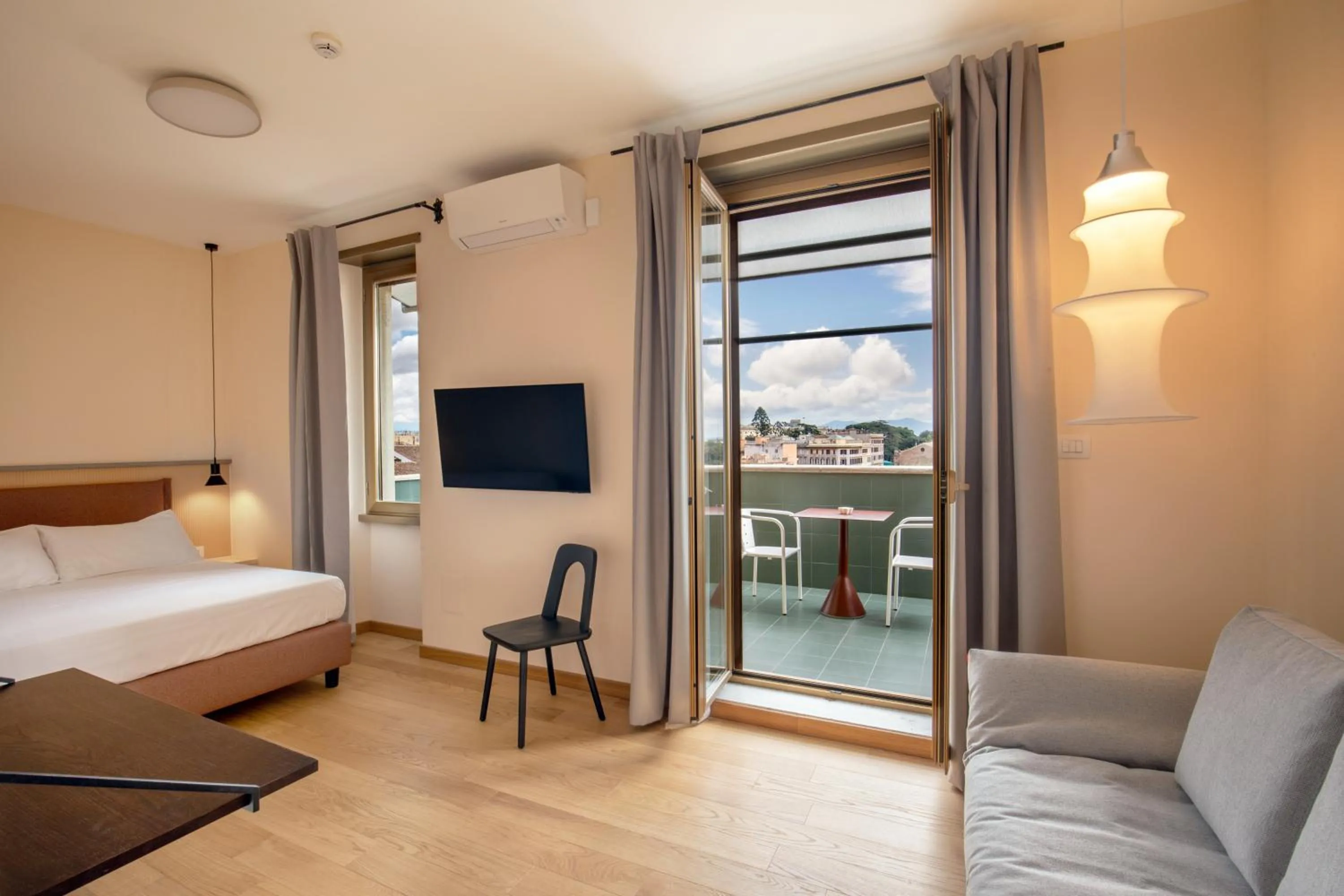 Bed in Hotel Colosseum