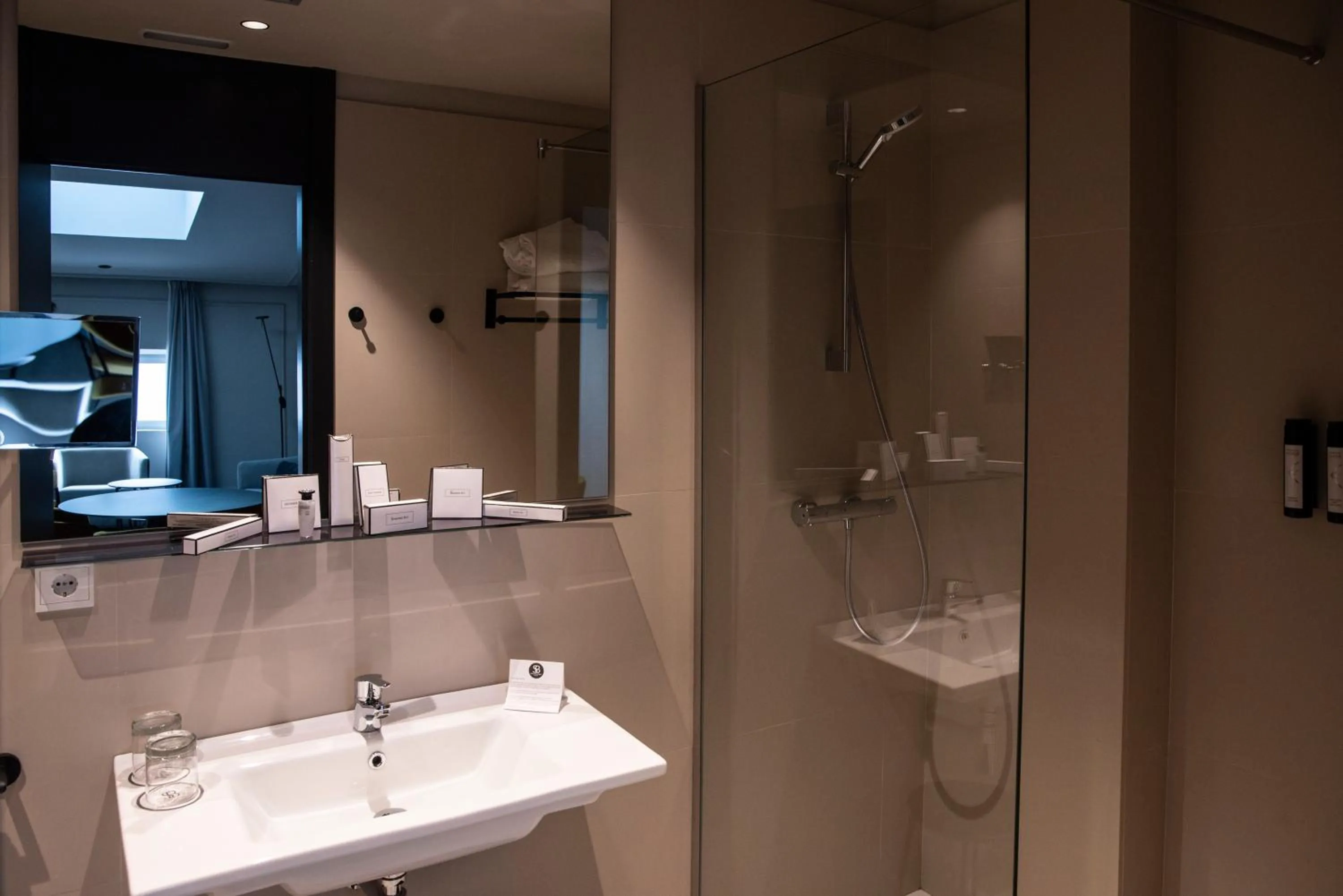 Shower in Soho Boutique Palacio de Pombo