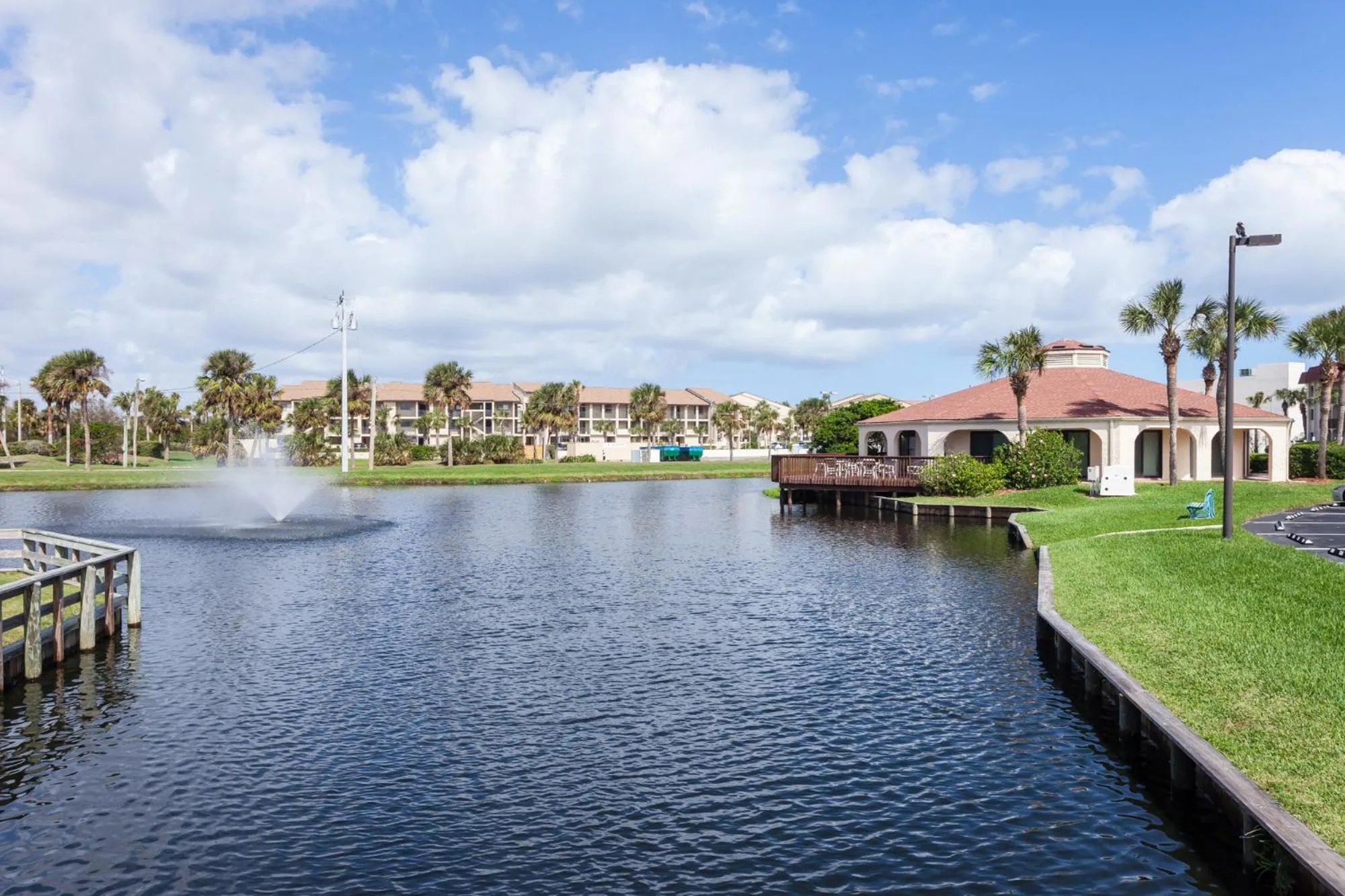 Property building in Ocean Racquet 5116