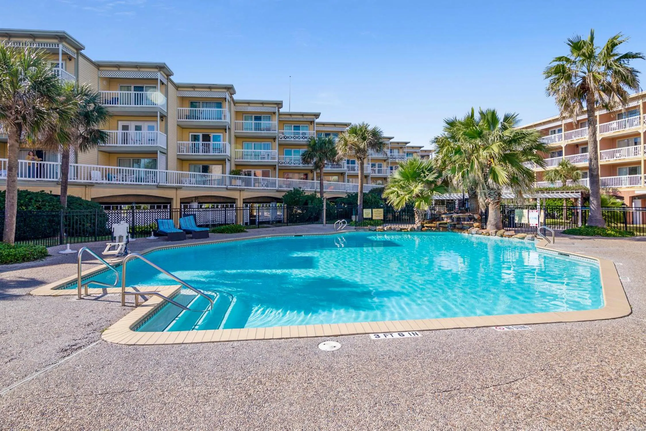 Swimming pool in Victorian 9203-Ocean Oasis