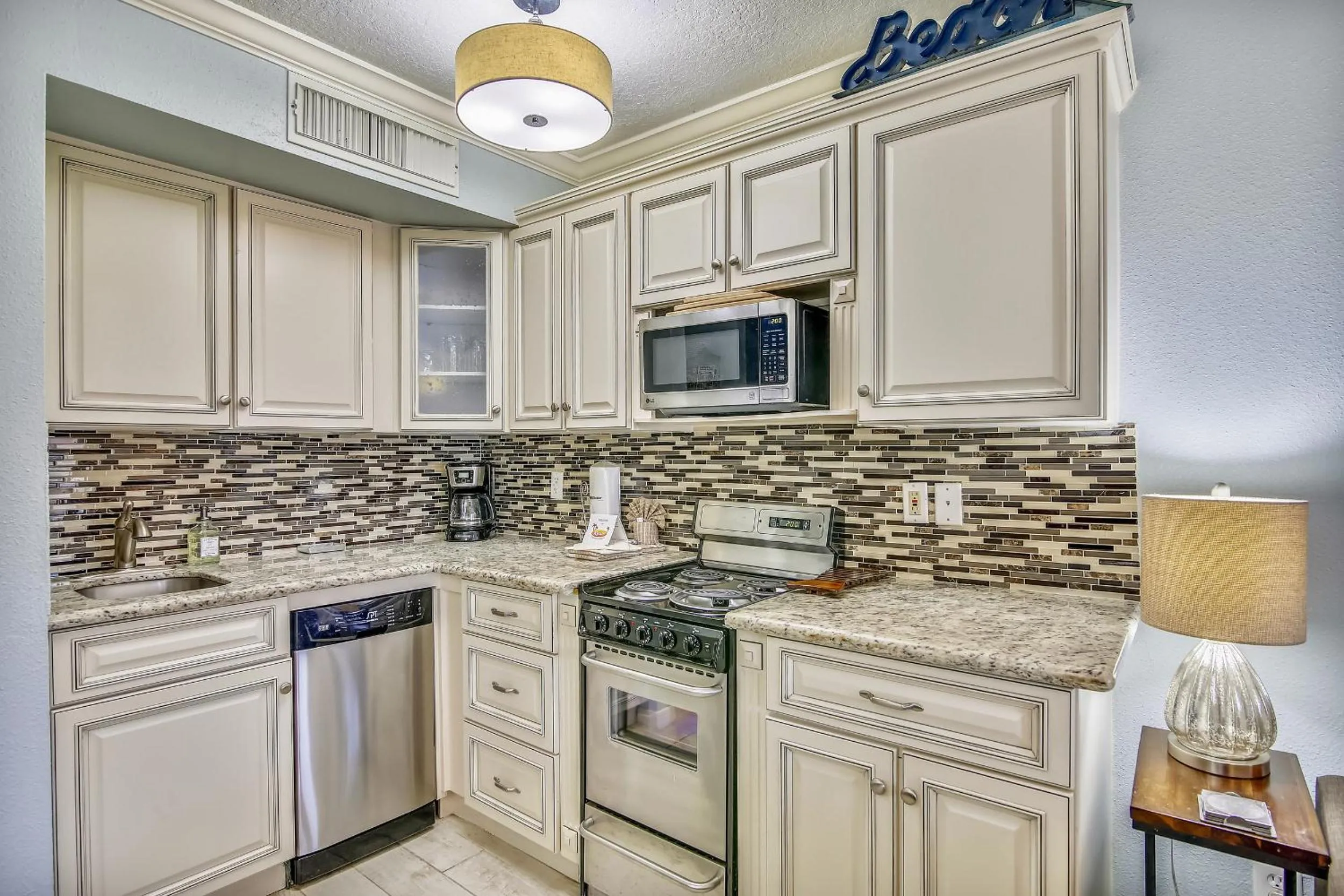 Kitchen or kitchenette in Victorian 9203-Ocean Oasis