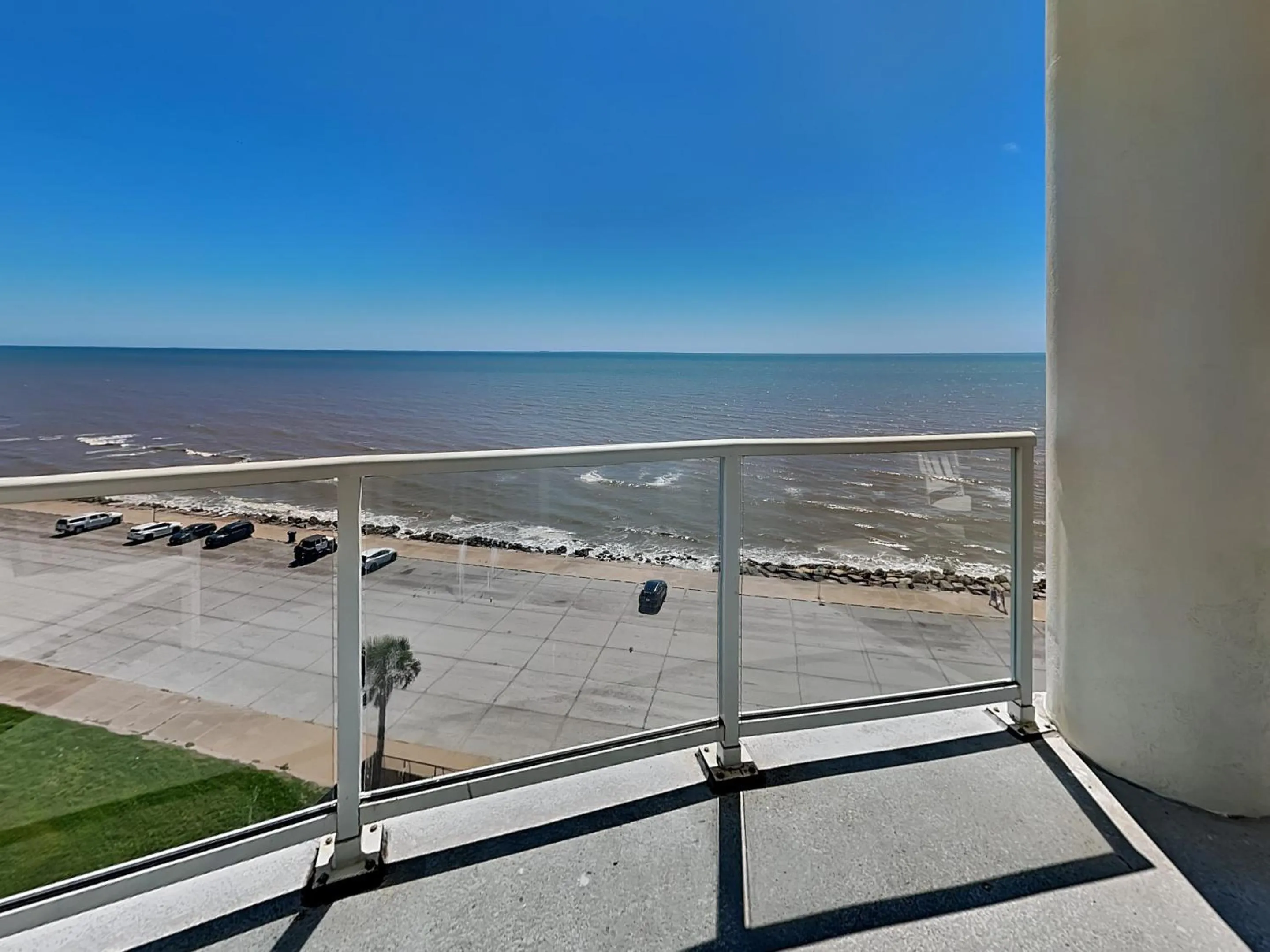 Property building in Diamond Beach 701-Queen of Diamonds