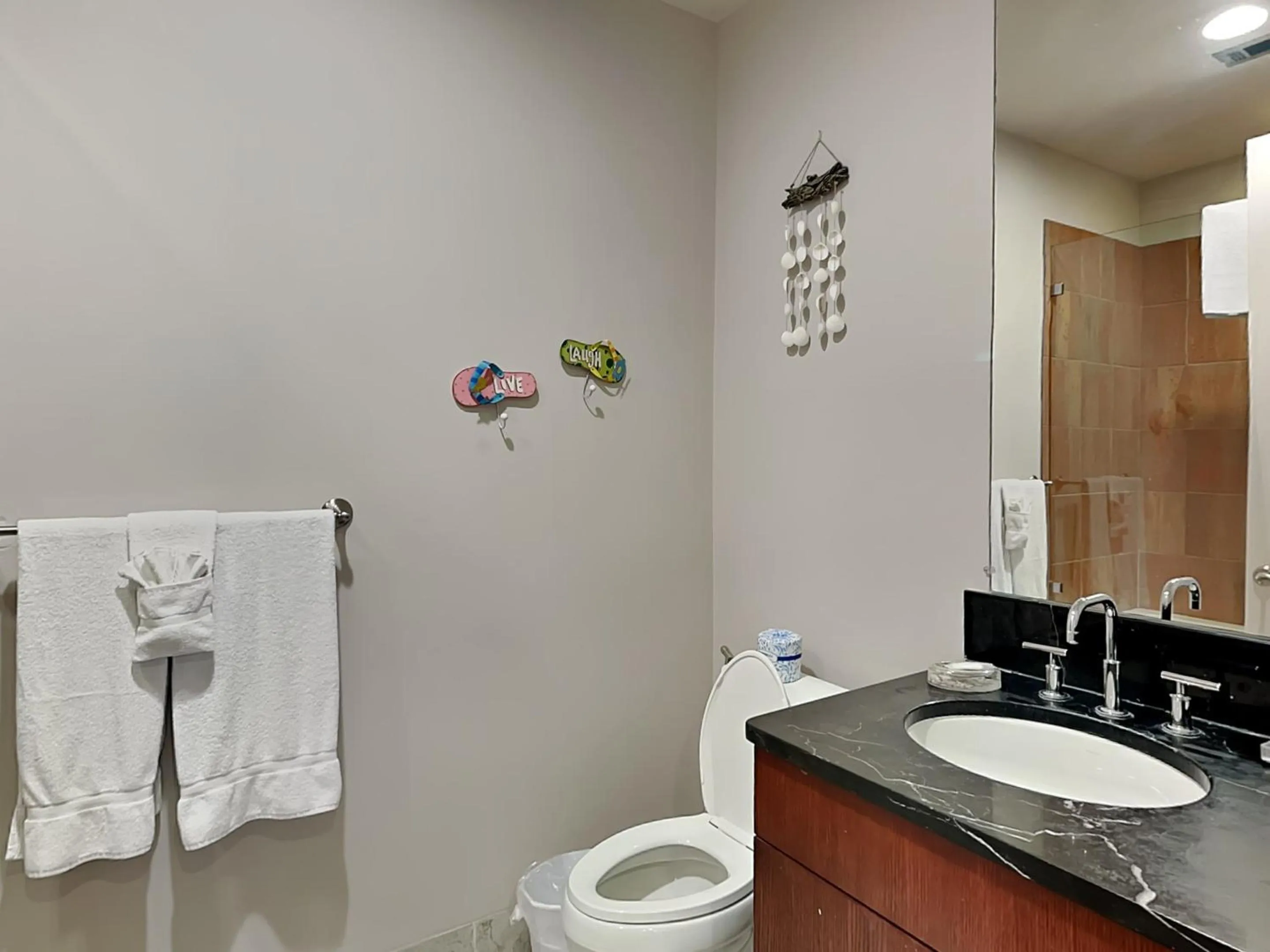 Property building in Diamond Beach 701-Queen of Diamonds