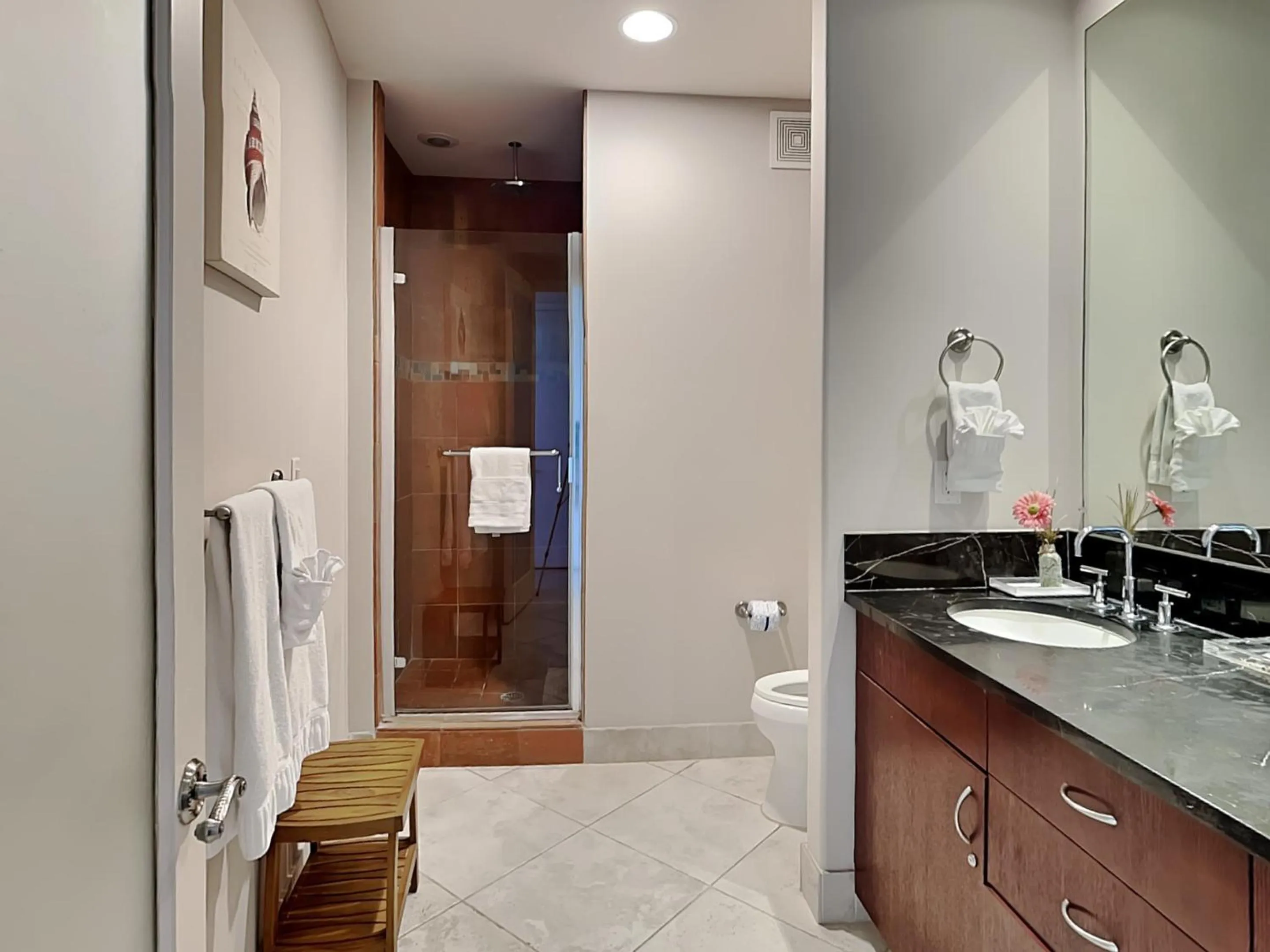 Property building in Diamond Beach 701-Queen of Diamonds