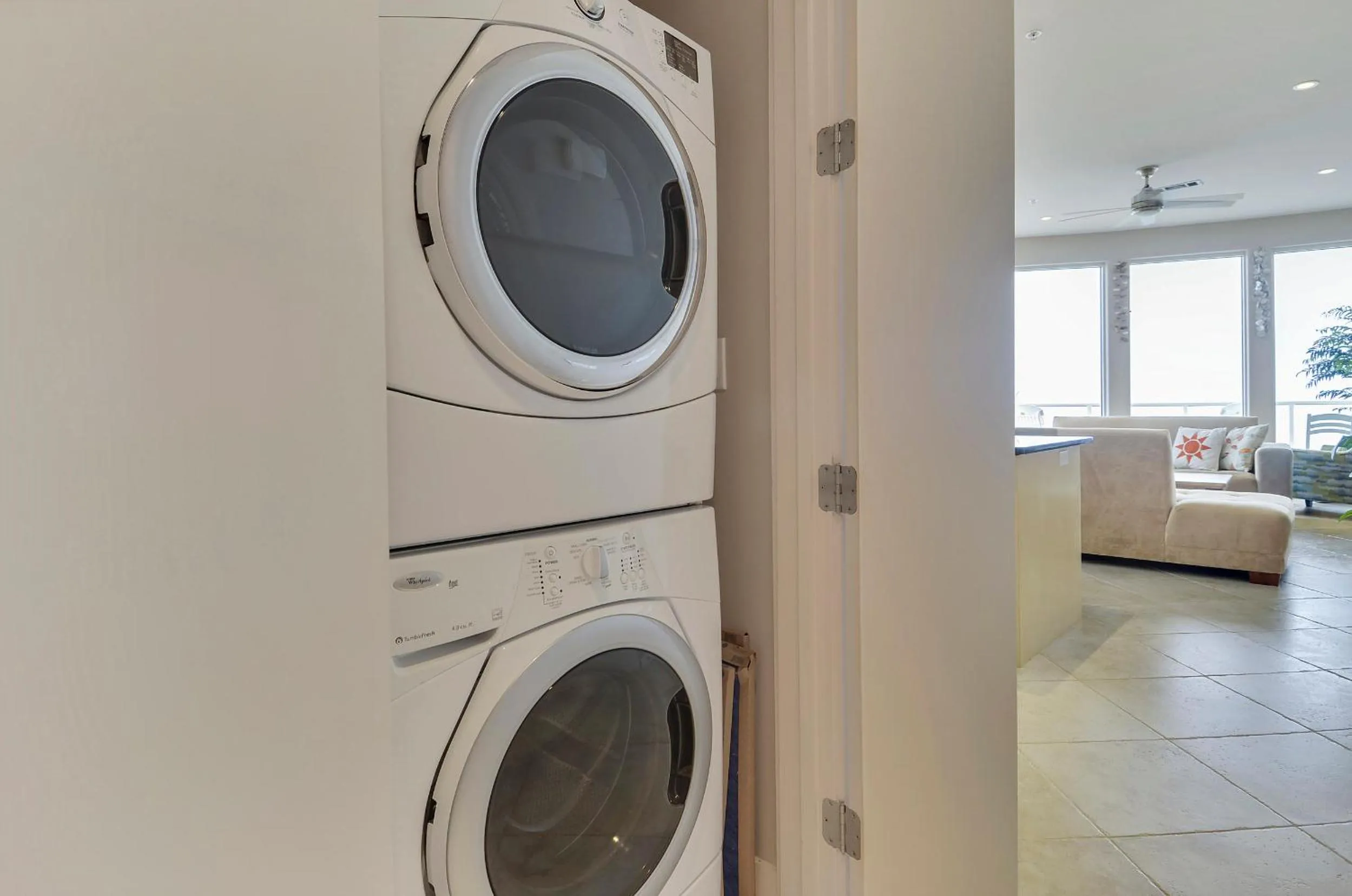 Property building in Diamond Beach 701-Queen of Diamonds