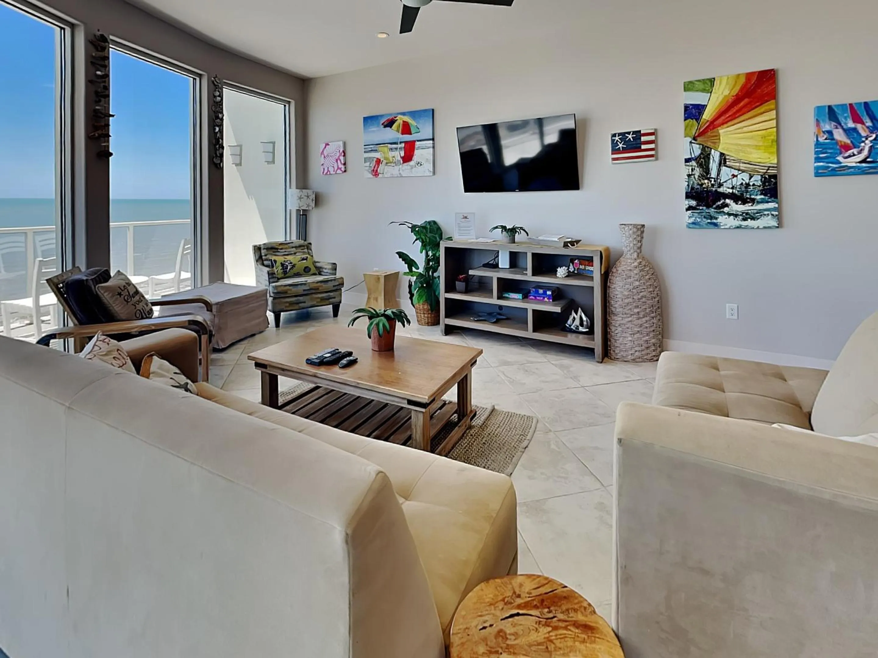 Property building in Diamond Beach 701-Queen of Diamonds