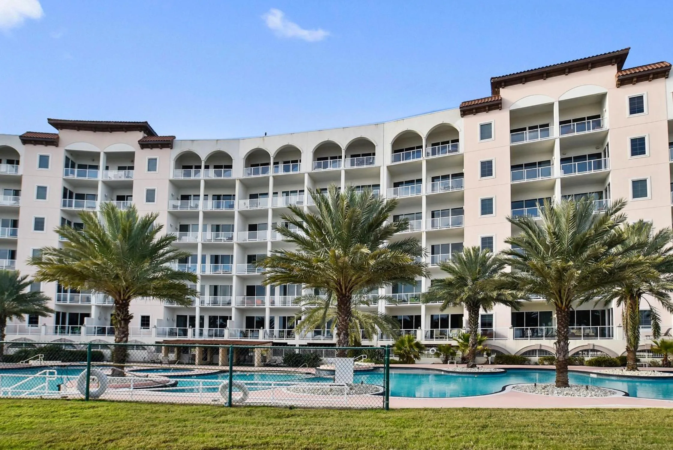 Property building in Diamond Beach 701-Queen of Diamonds