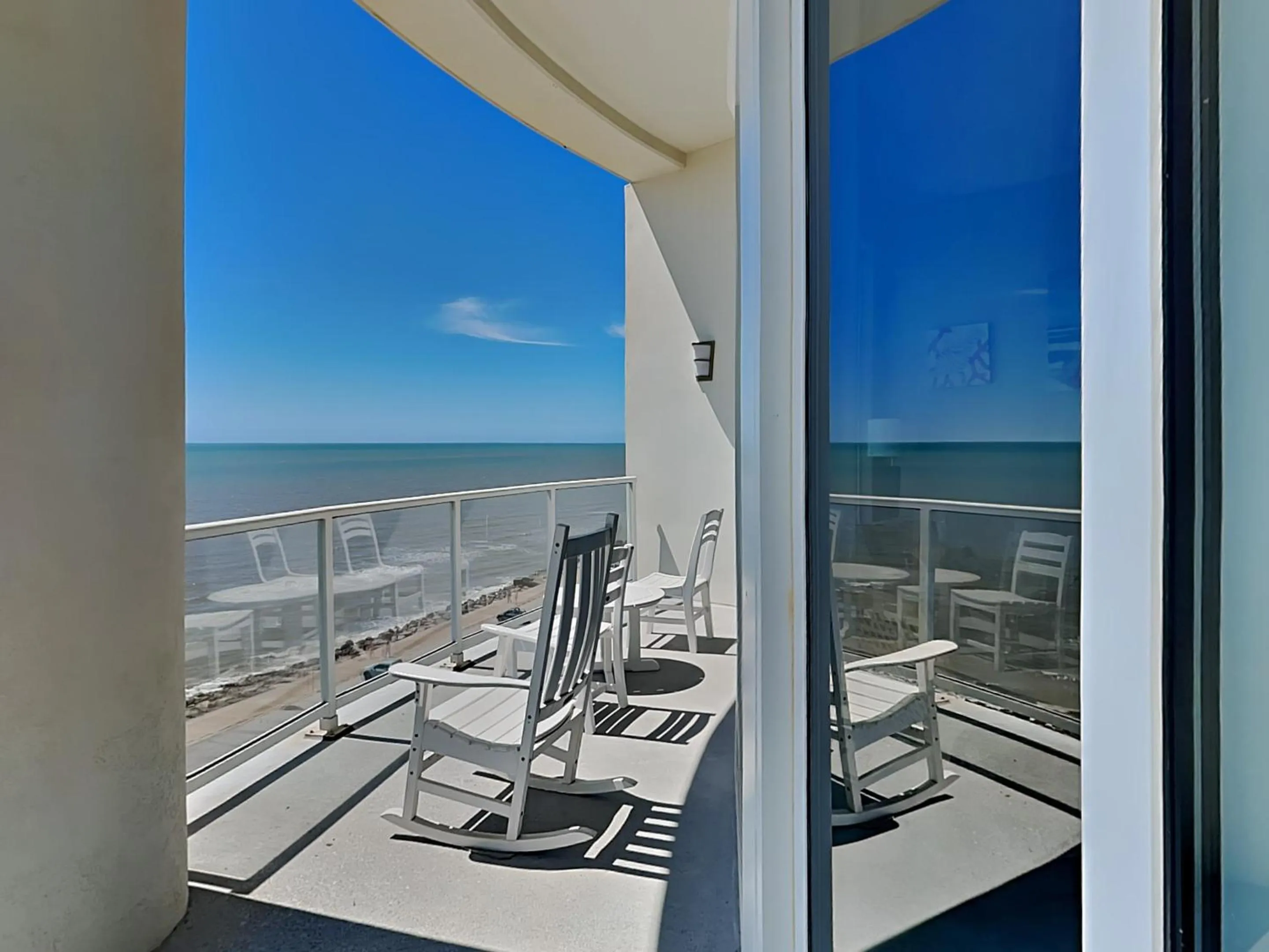 Property building in Diamond Beach 701-Queen of Diamonds