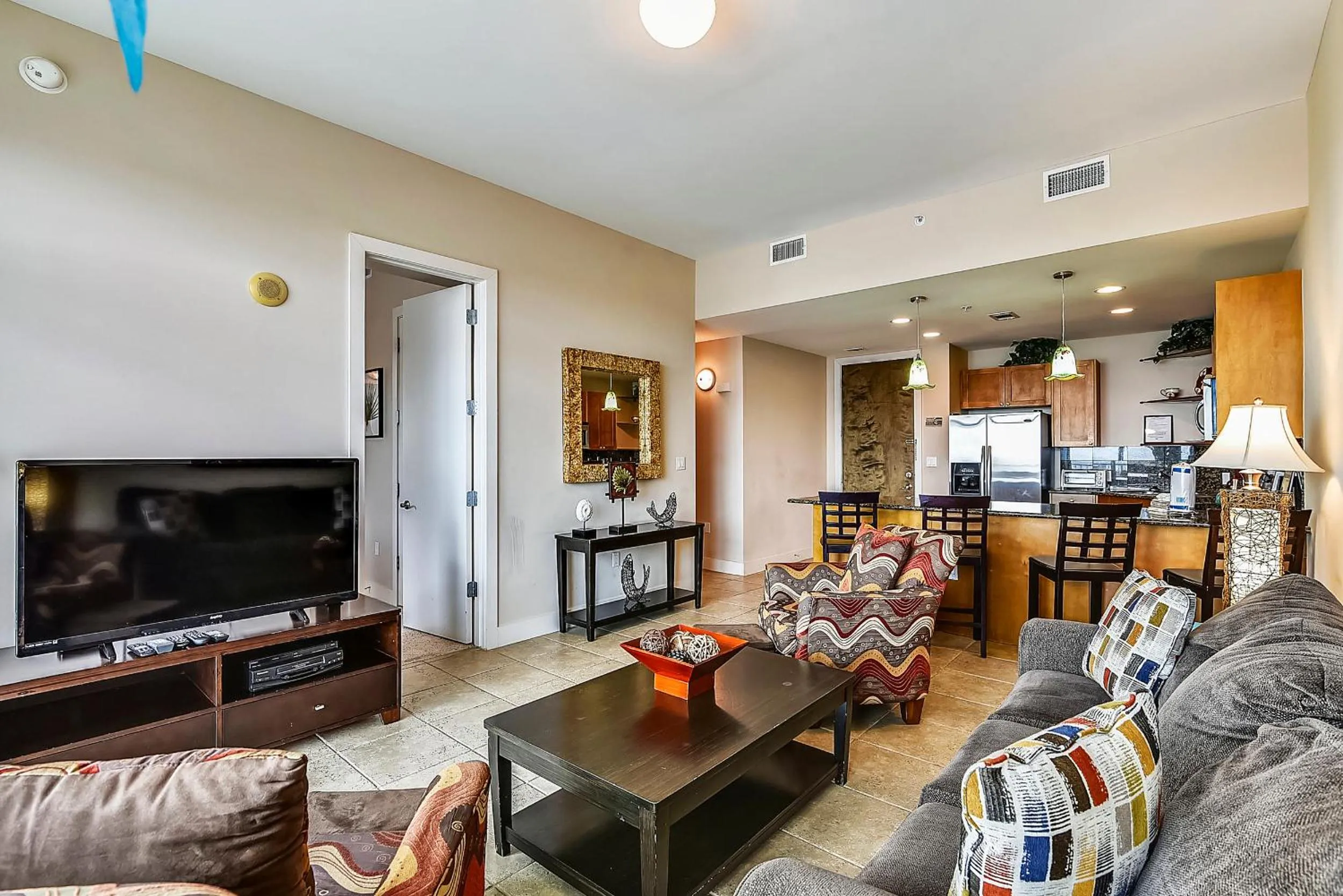 Living room in Emerald 707