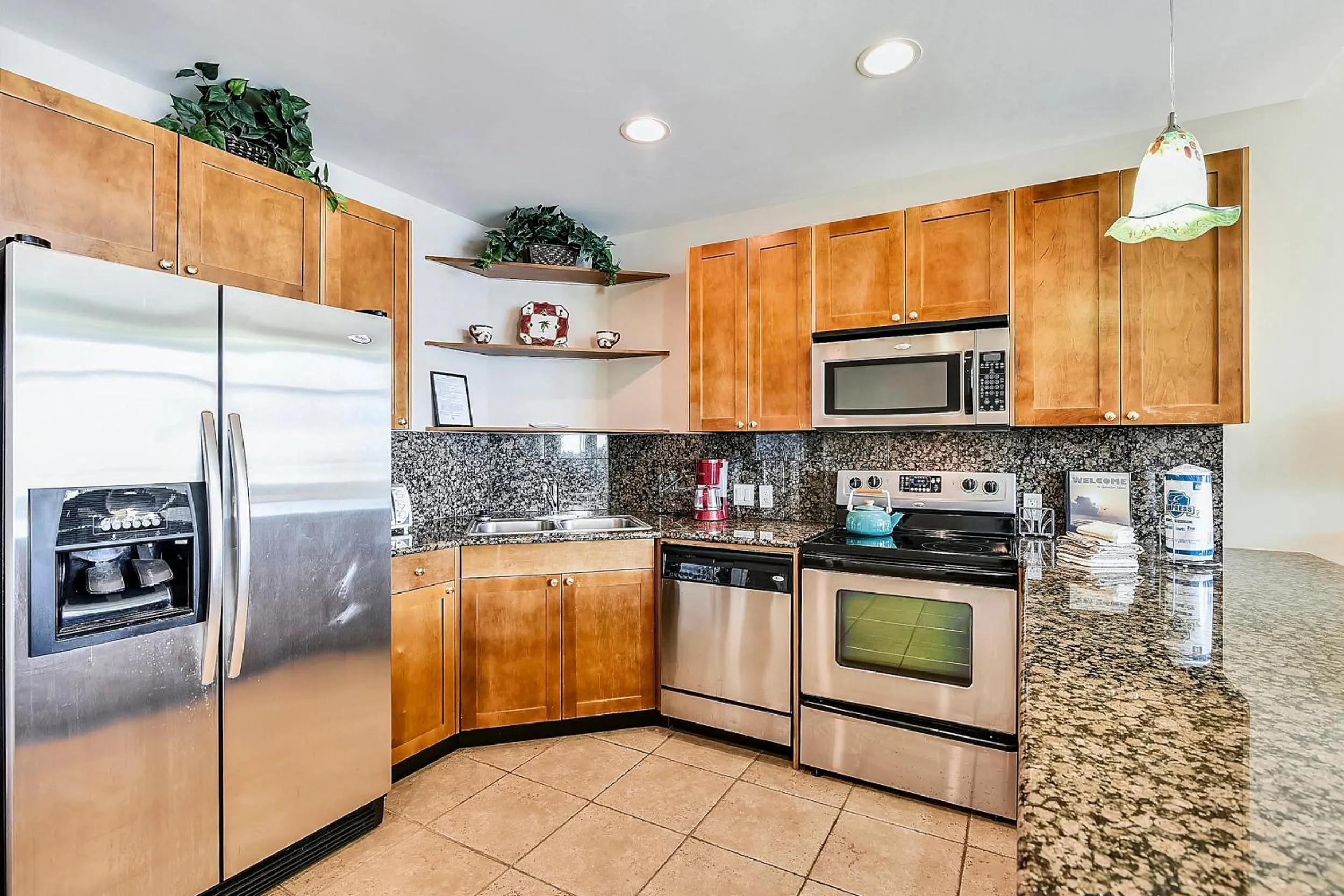 Kitchen or kitchenette in Emerald 707