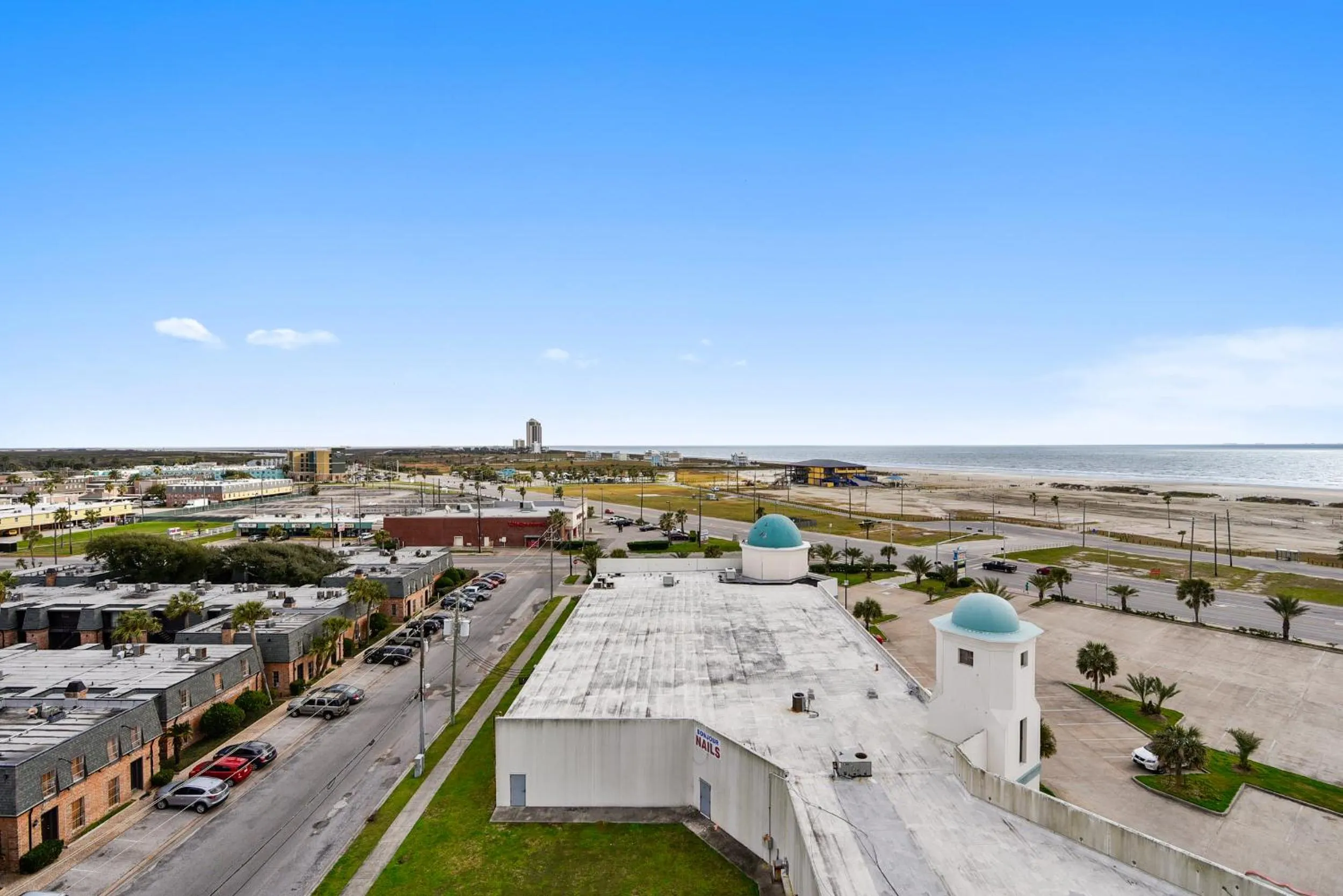 Beach in Emerald 707