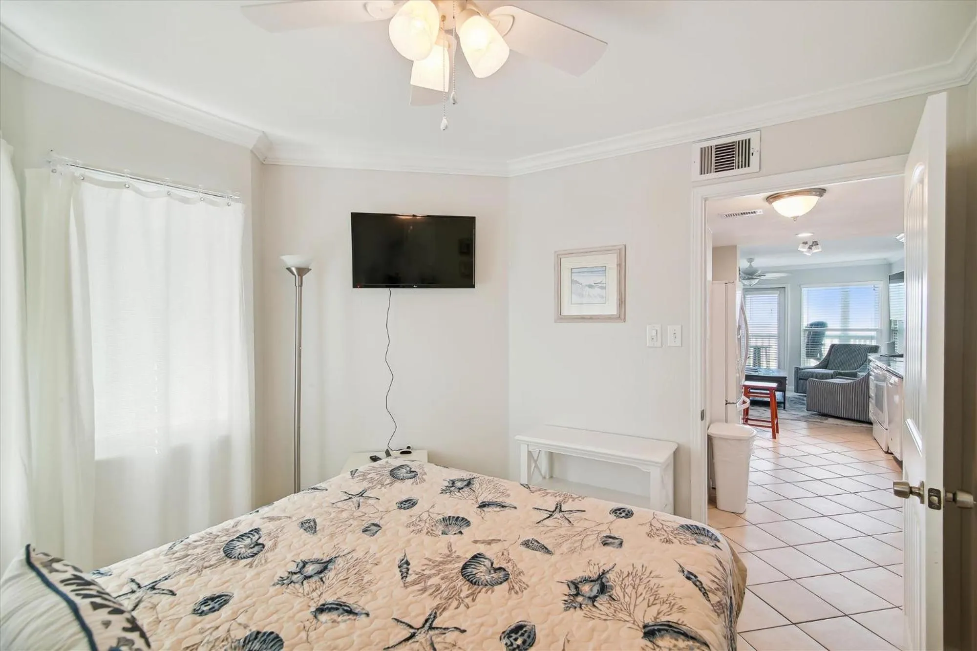 Bedroom, Bed in Seascape 1301-Beachcomber