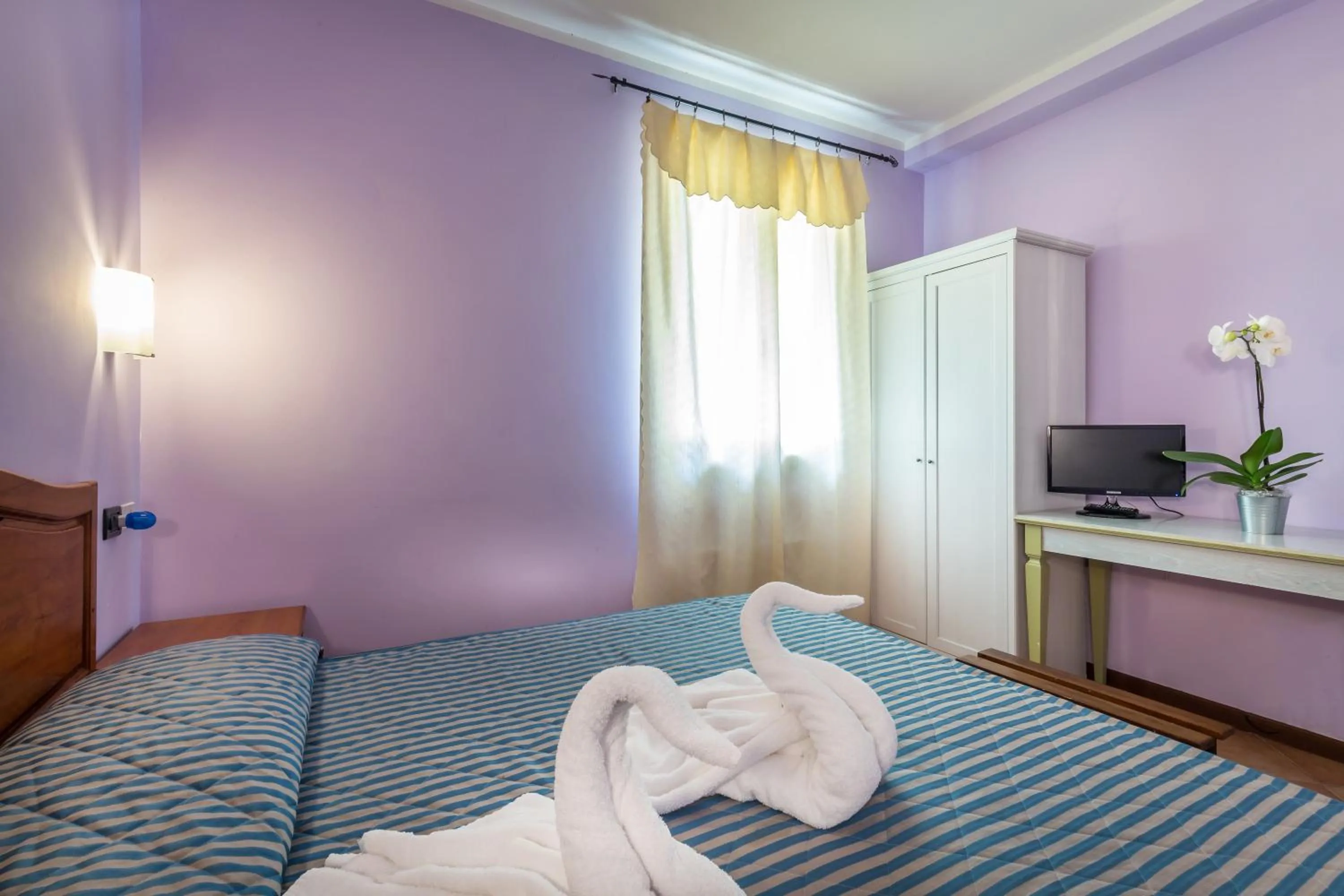 Day, Bed in Hotel Real