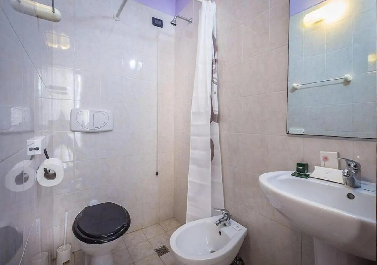 Bathroom in Hotel Real