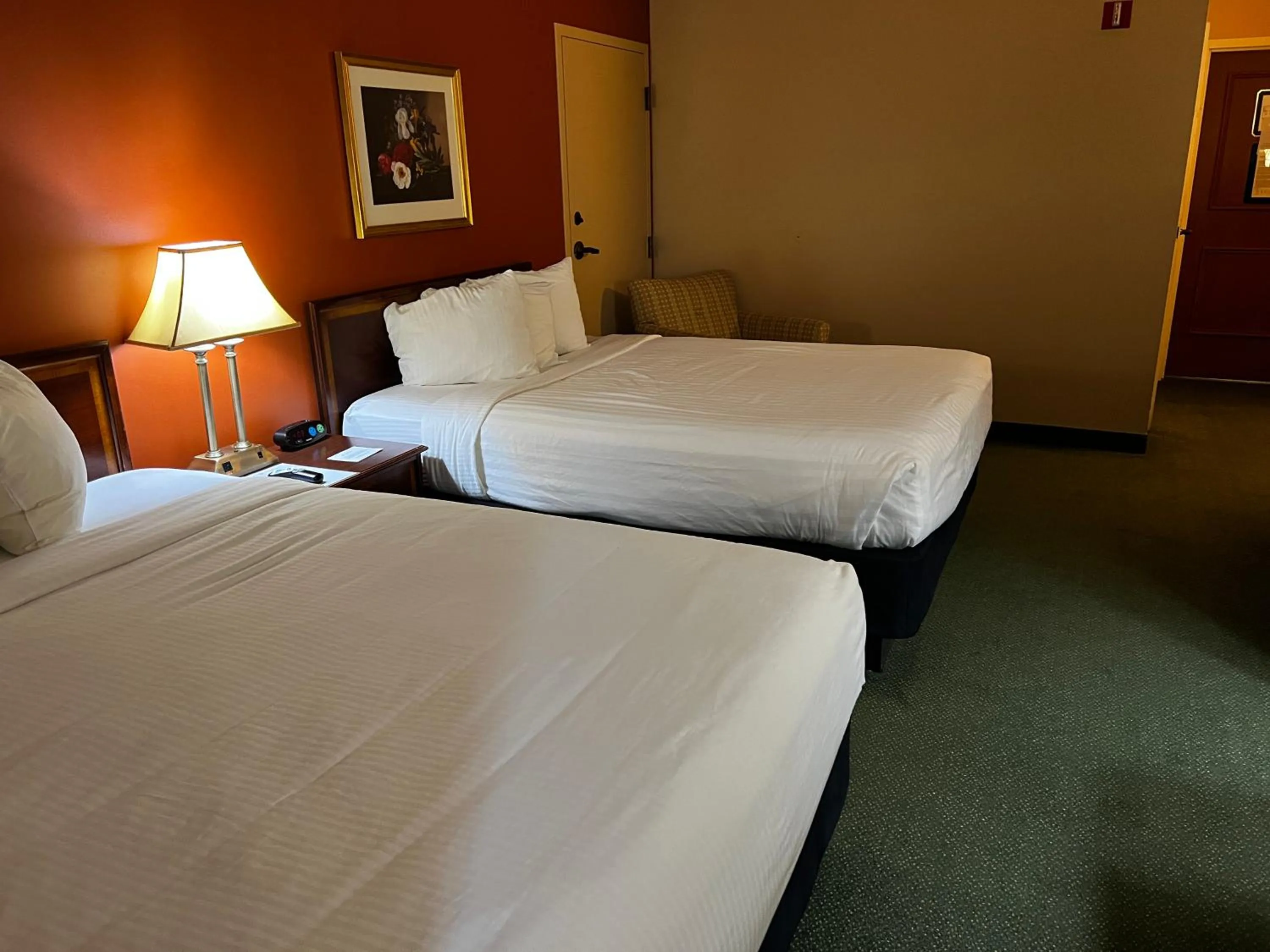 Bed in Hotel Mead Resorts & Conventions Center