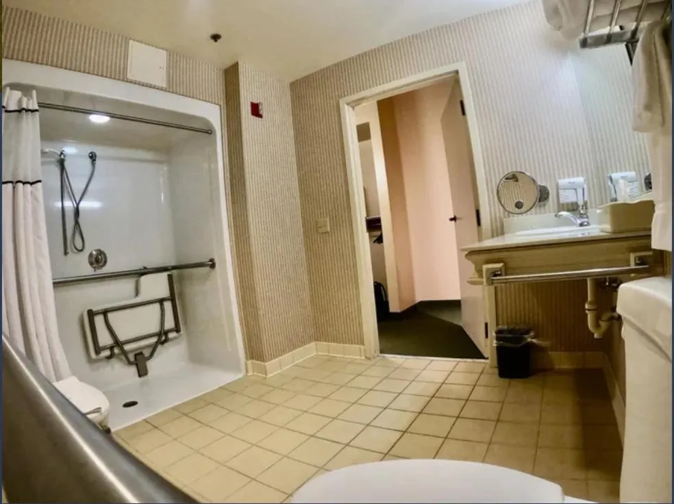 Bathroom in Hotel Mead Resorts & Conventions Center