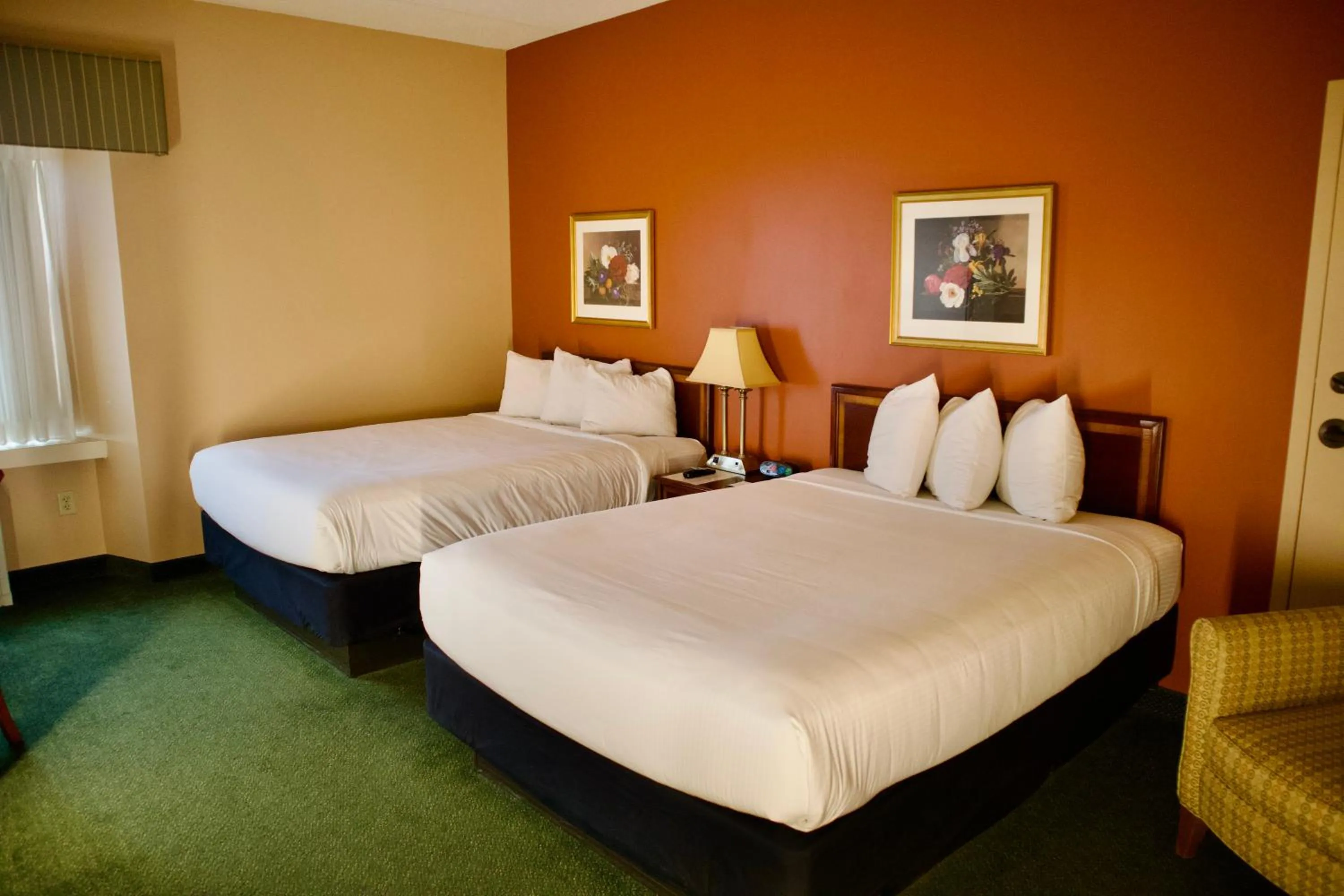 Bed in Hotel Mead Resorts & Conventions Center