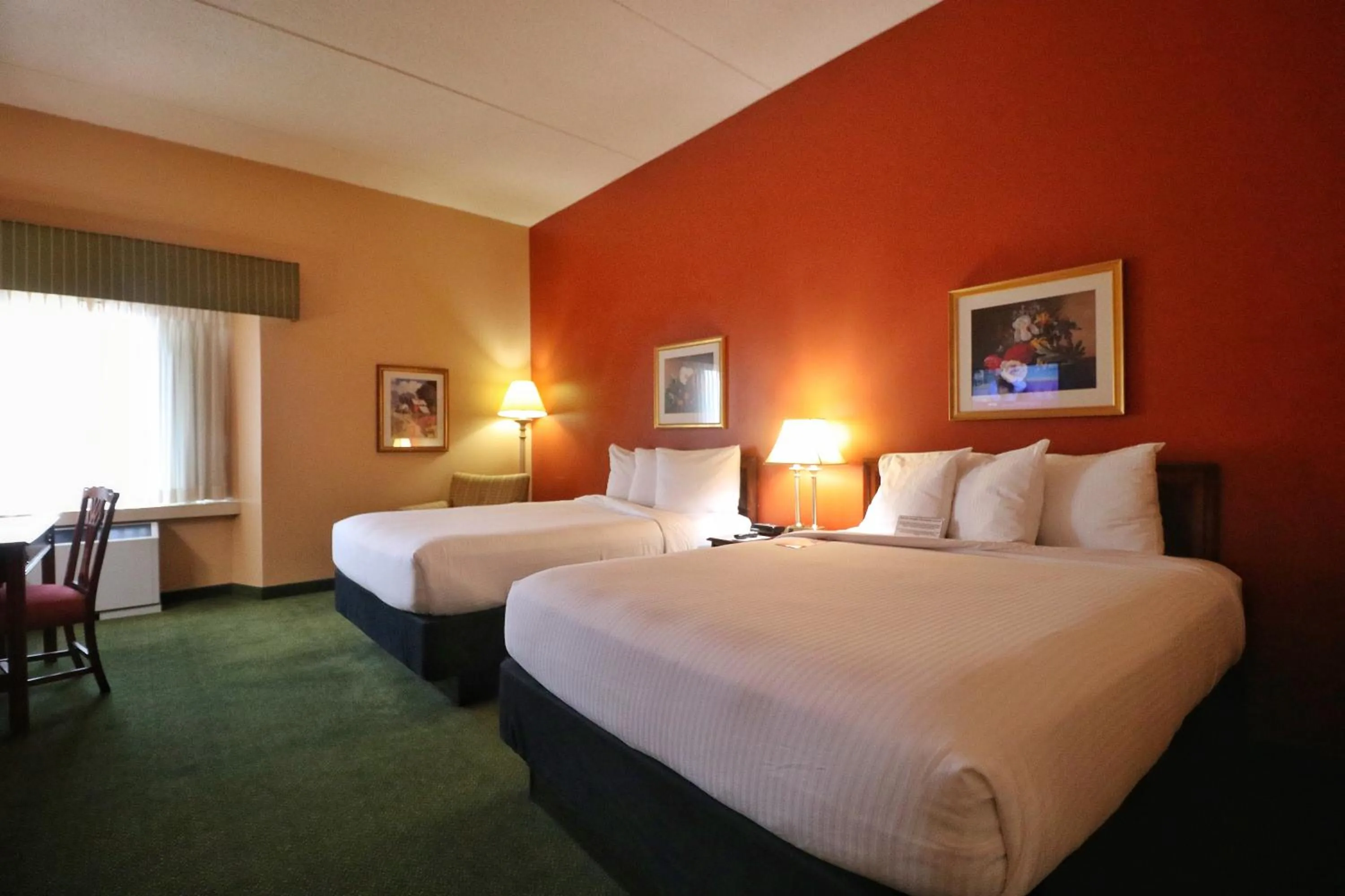 Bed in Hotel Mead Resorts & Conventions Center