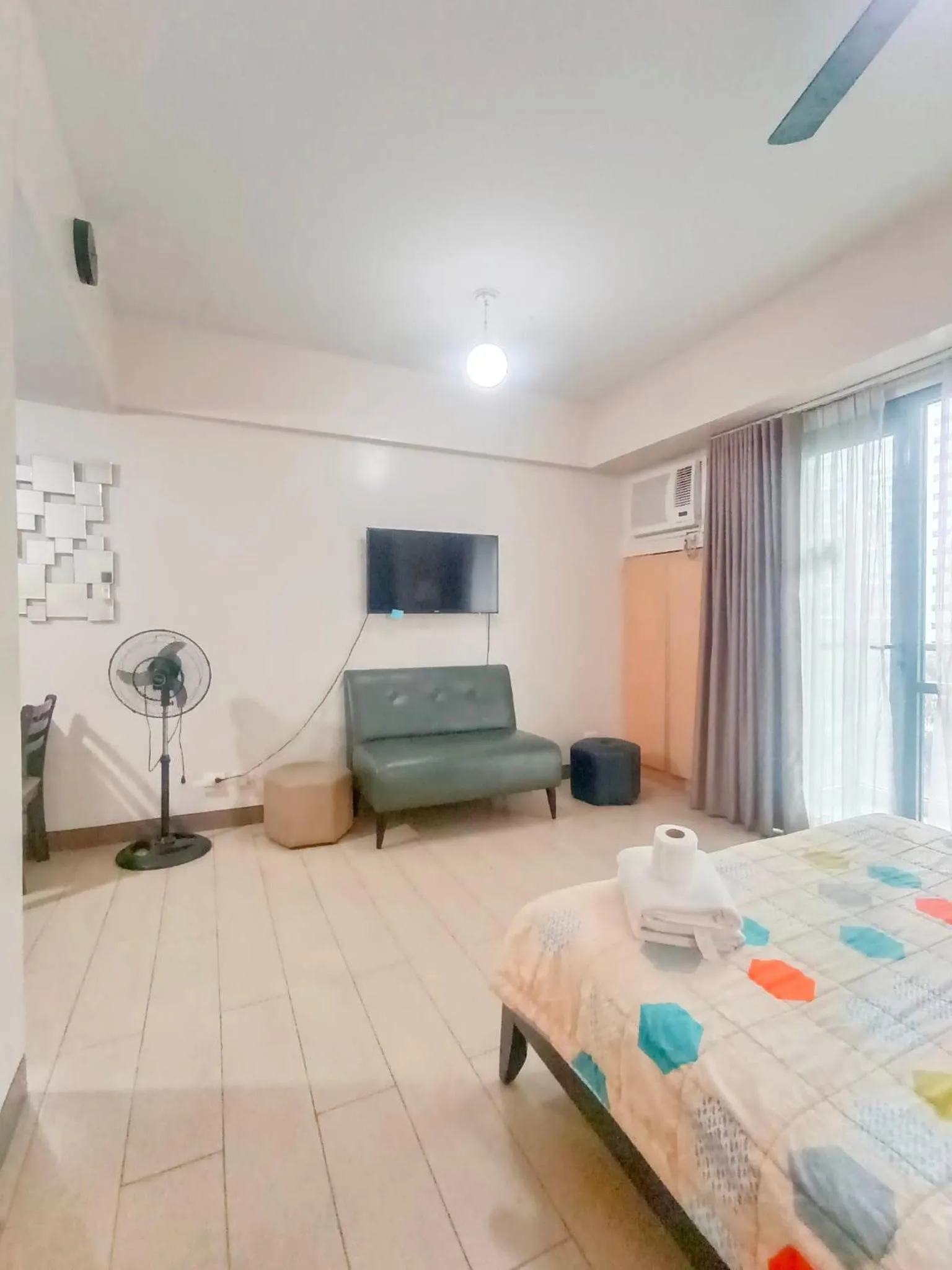 Photo of the whole room, Bed in Palm Tree Two Villas