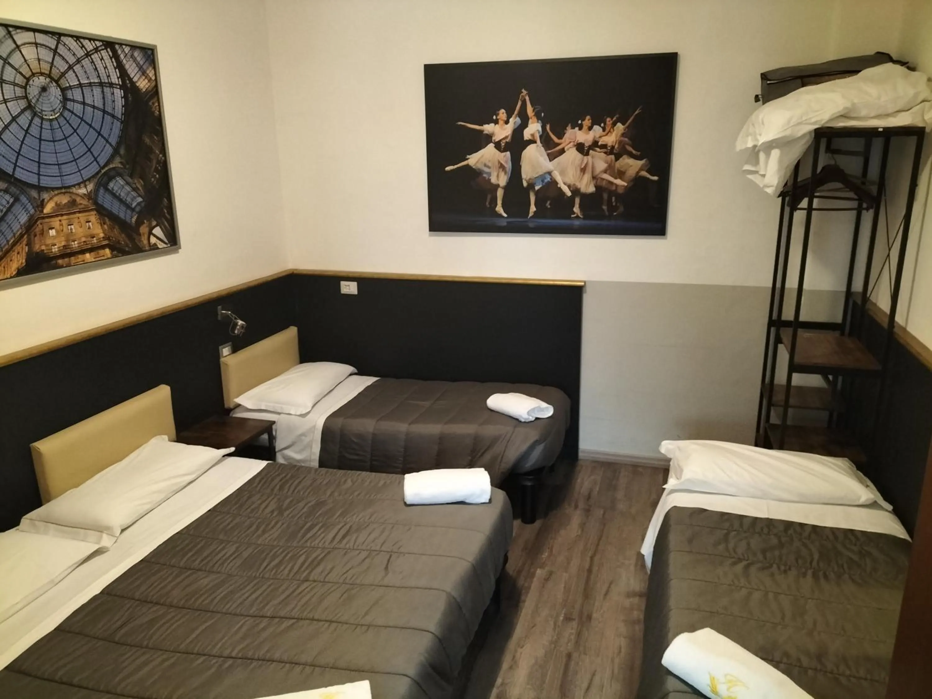 Bedroom, Bed in Hotel MM Dateo