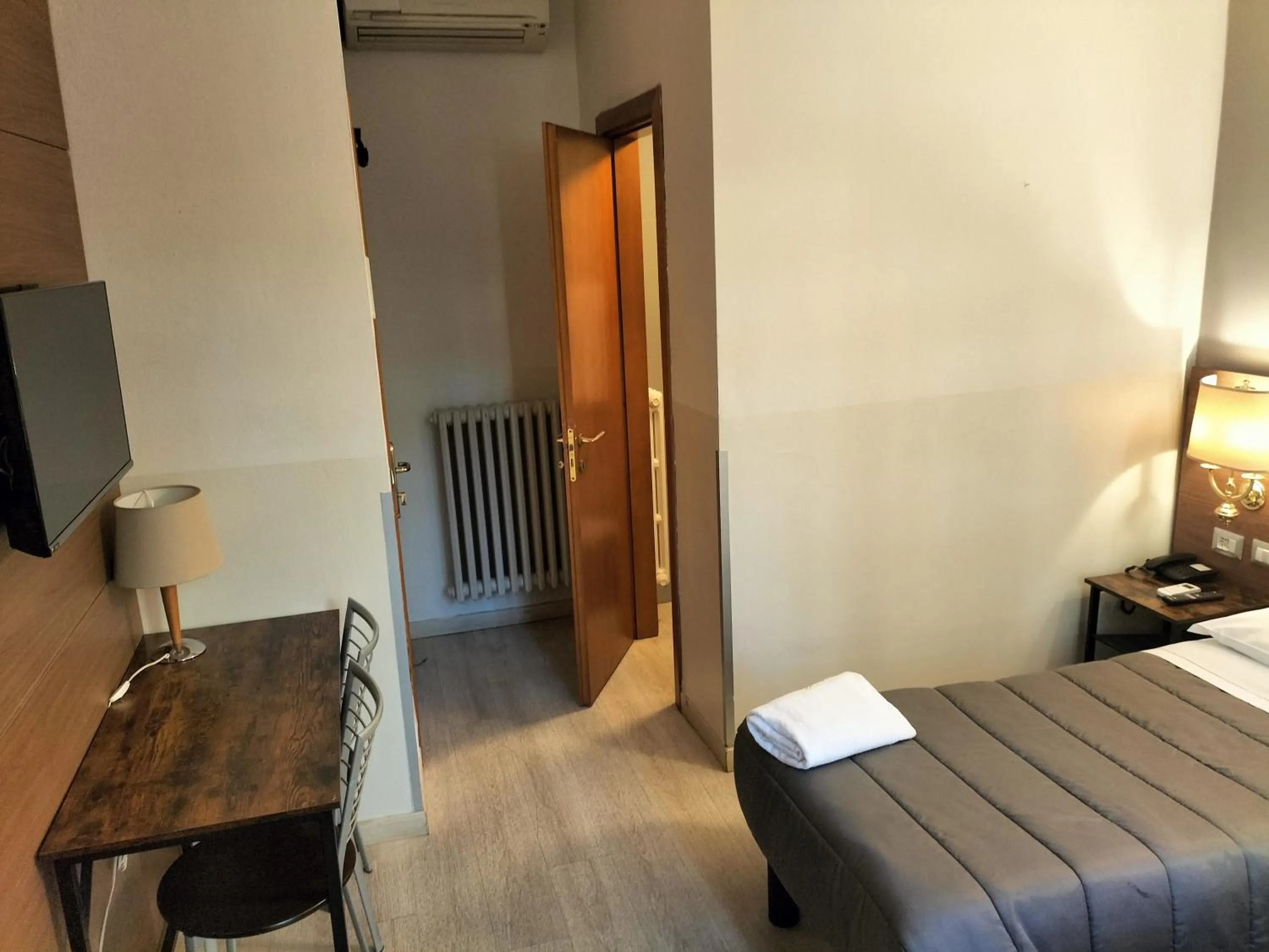 Bedroom, Bed in Hotel MM Dateo