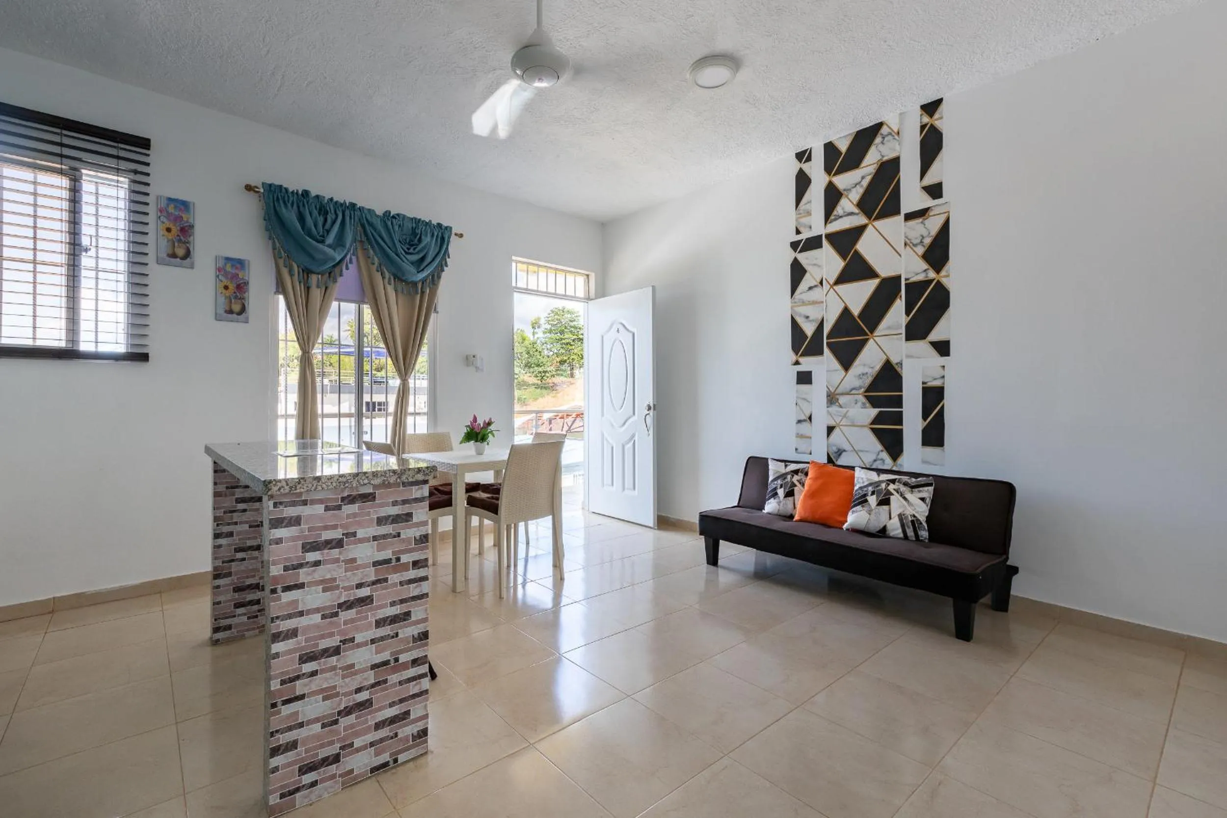 Living room in EDMA APARTAHOTEL