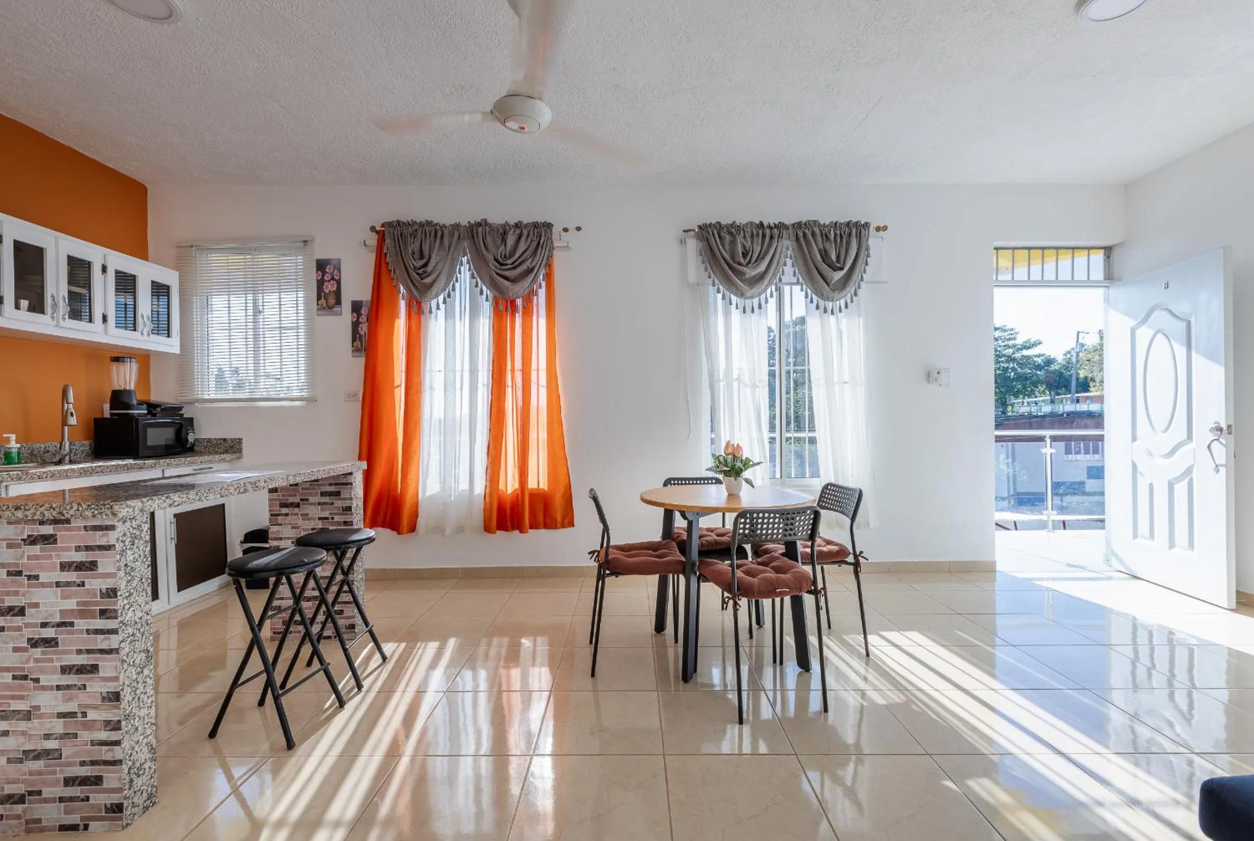 Kitchen or kitchenette in EDMA APARTAHOTEL