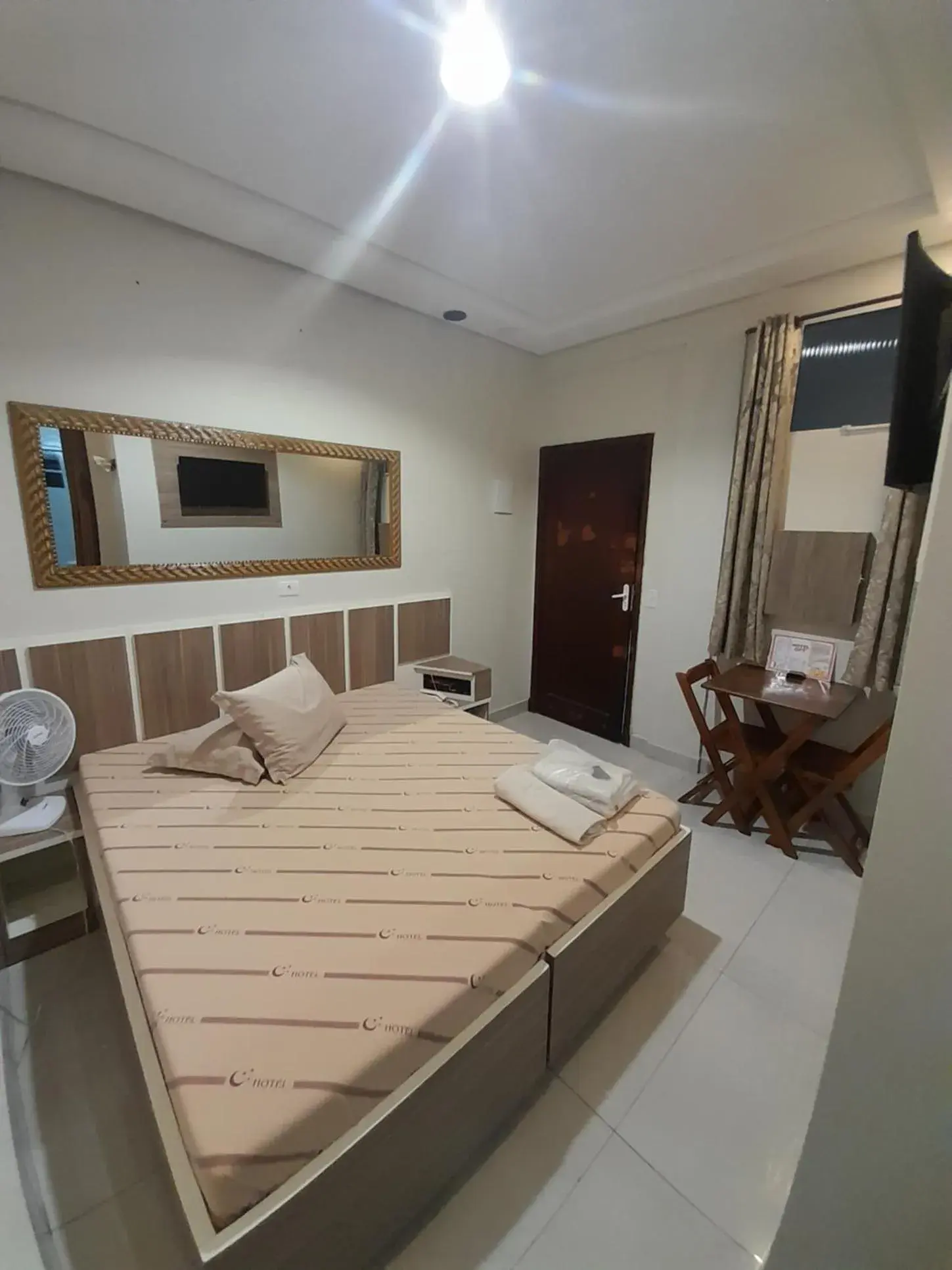 Single Room - single occupancy in Hotel off Single Room - single occupancy in Hotel off