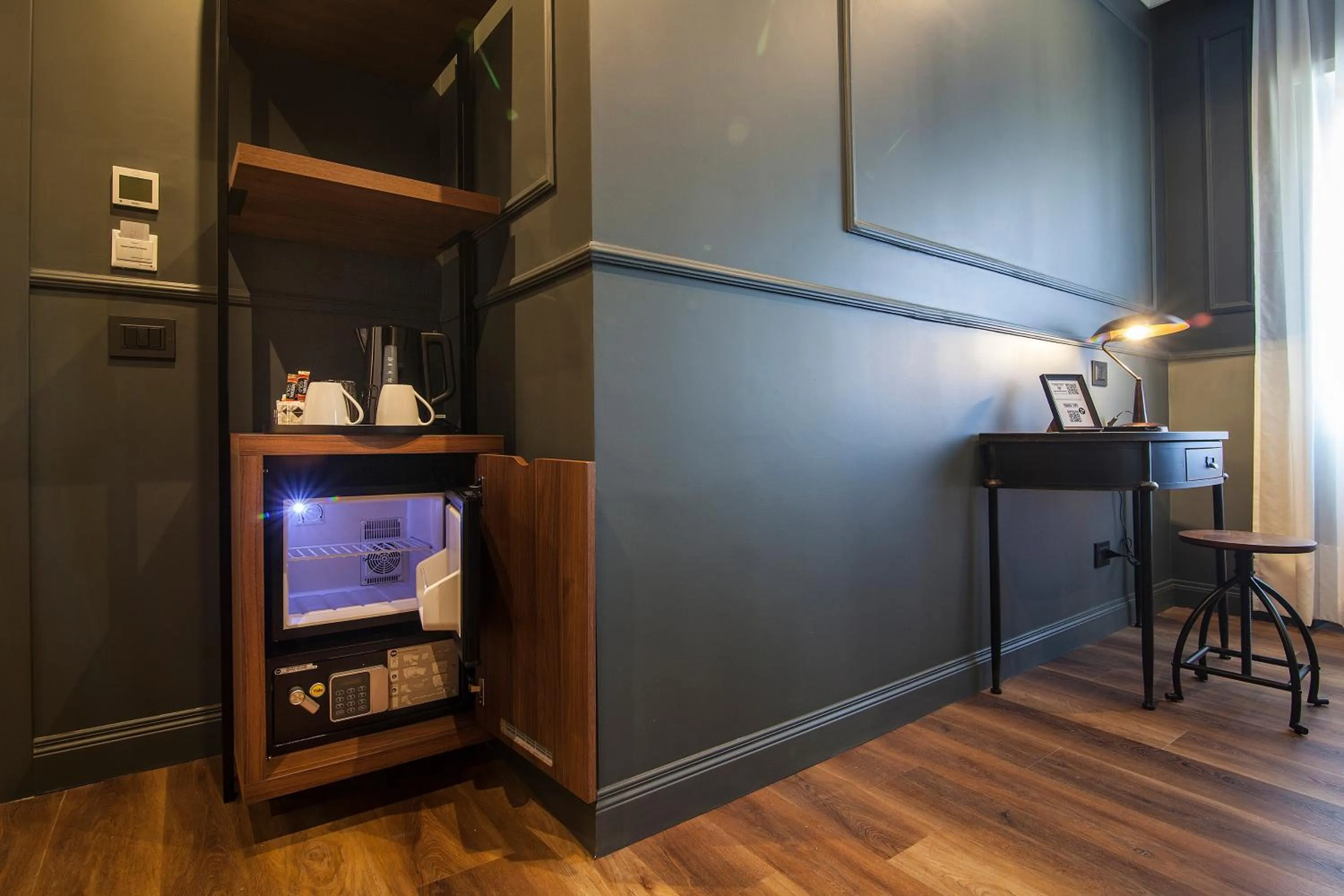 Coffee/tea facilities, Bed in Seven Suites