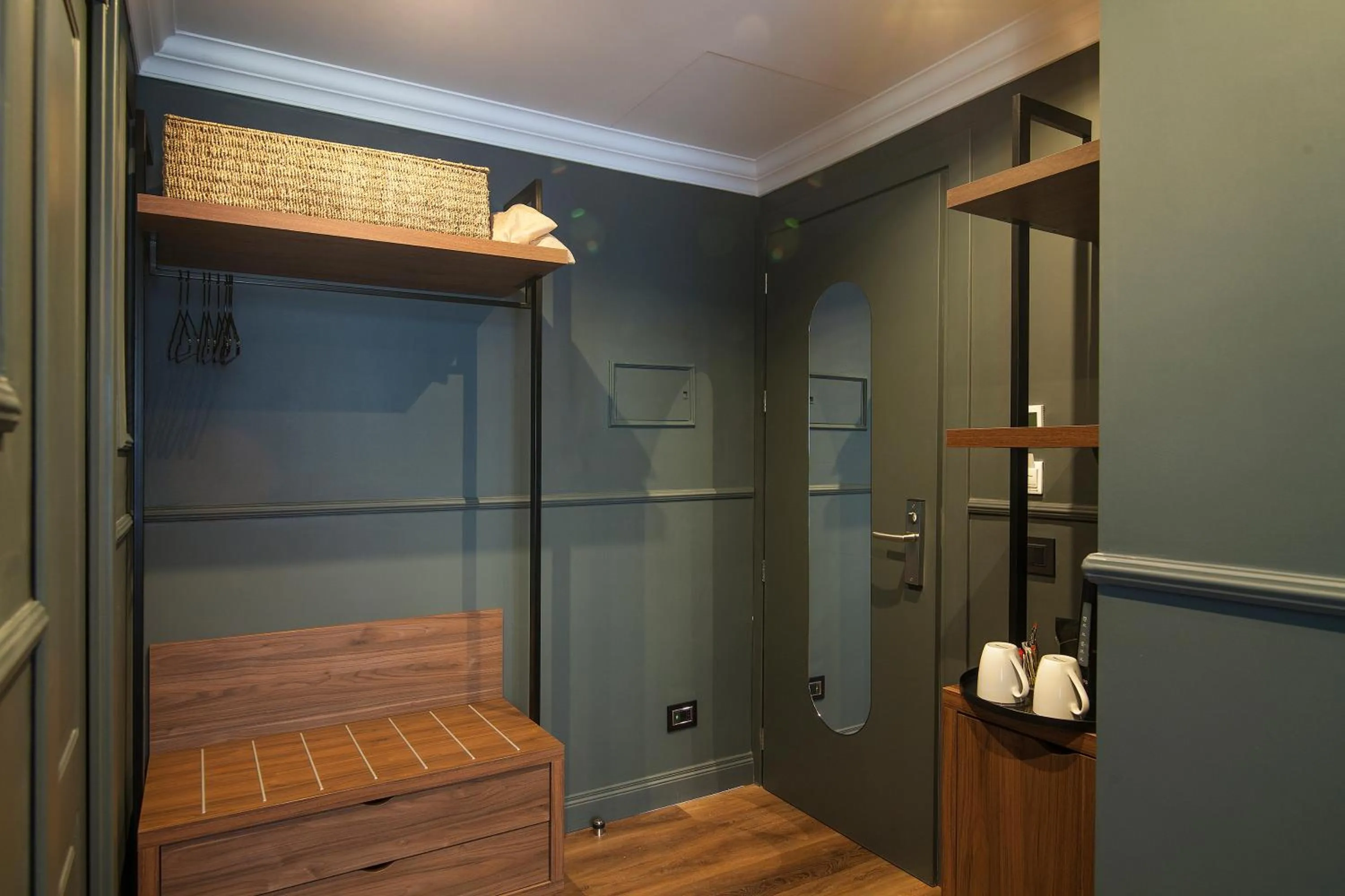 wardrobe in Seven Suites