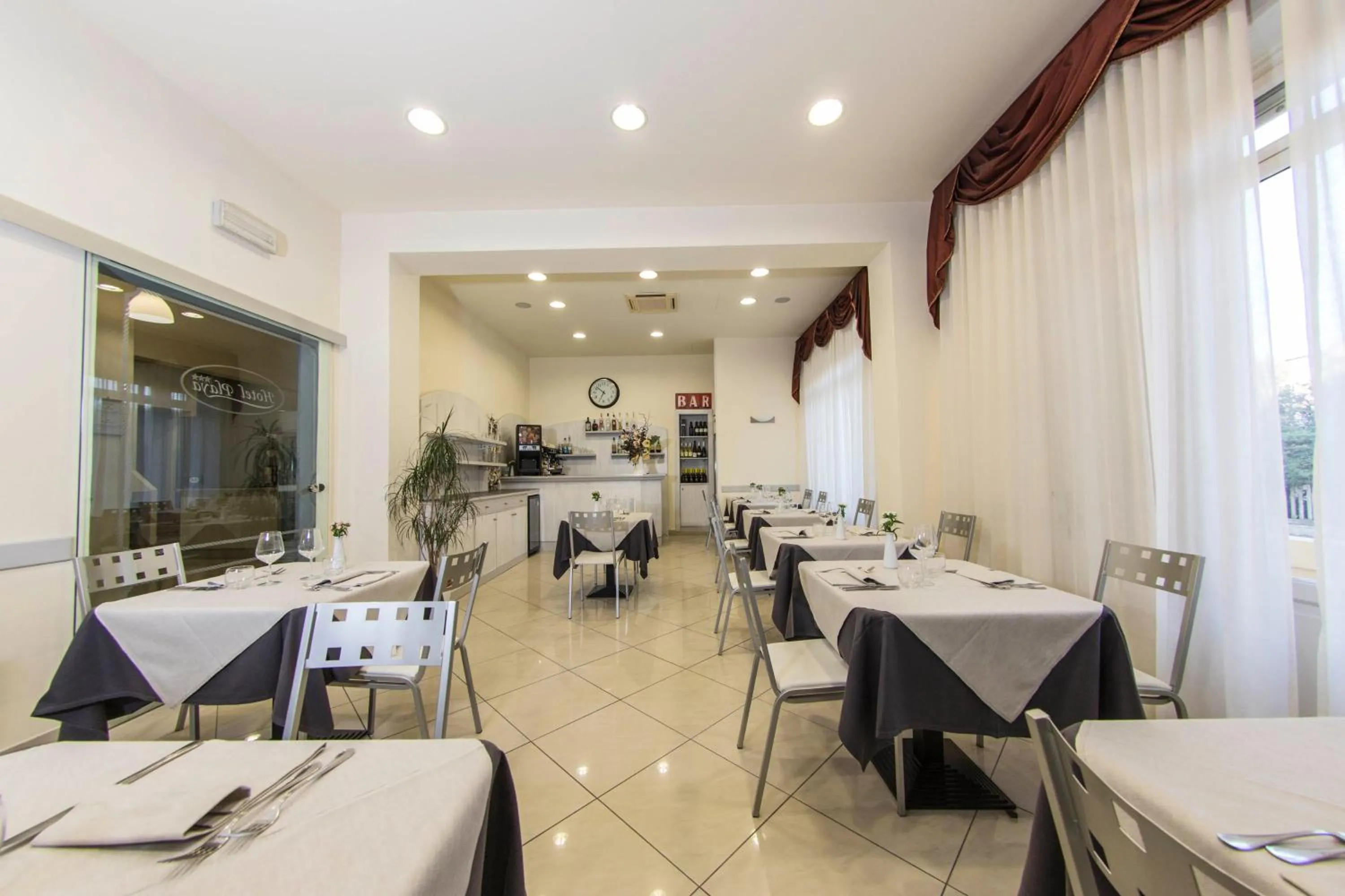 Restaurant/places to eat in Hotel Playa