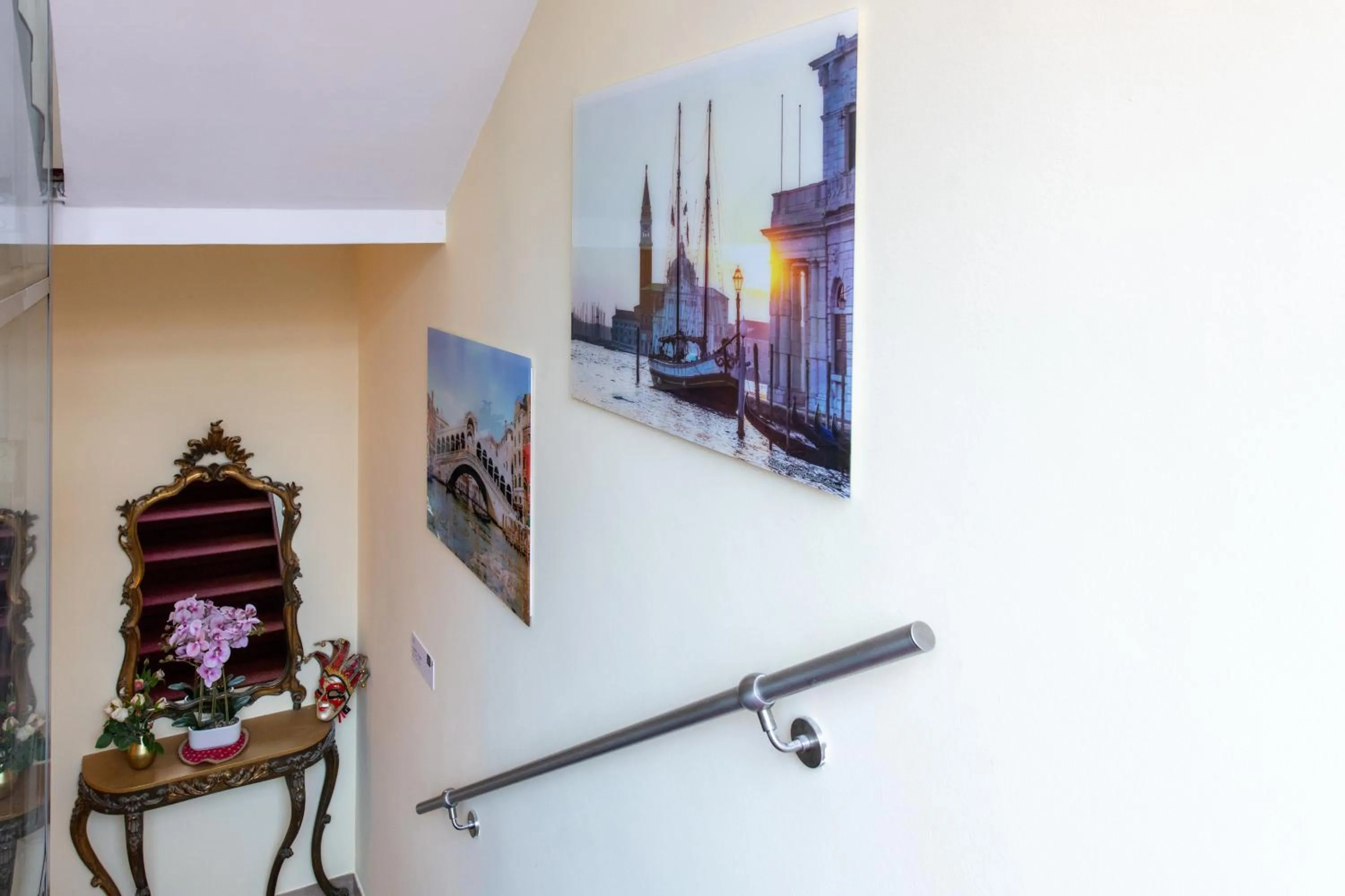 Decorative detail in Hotel Ambasciata Venice - Atika & Atif