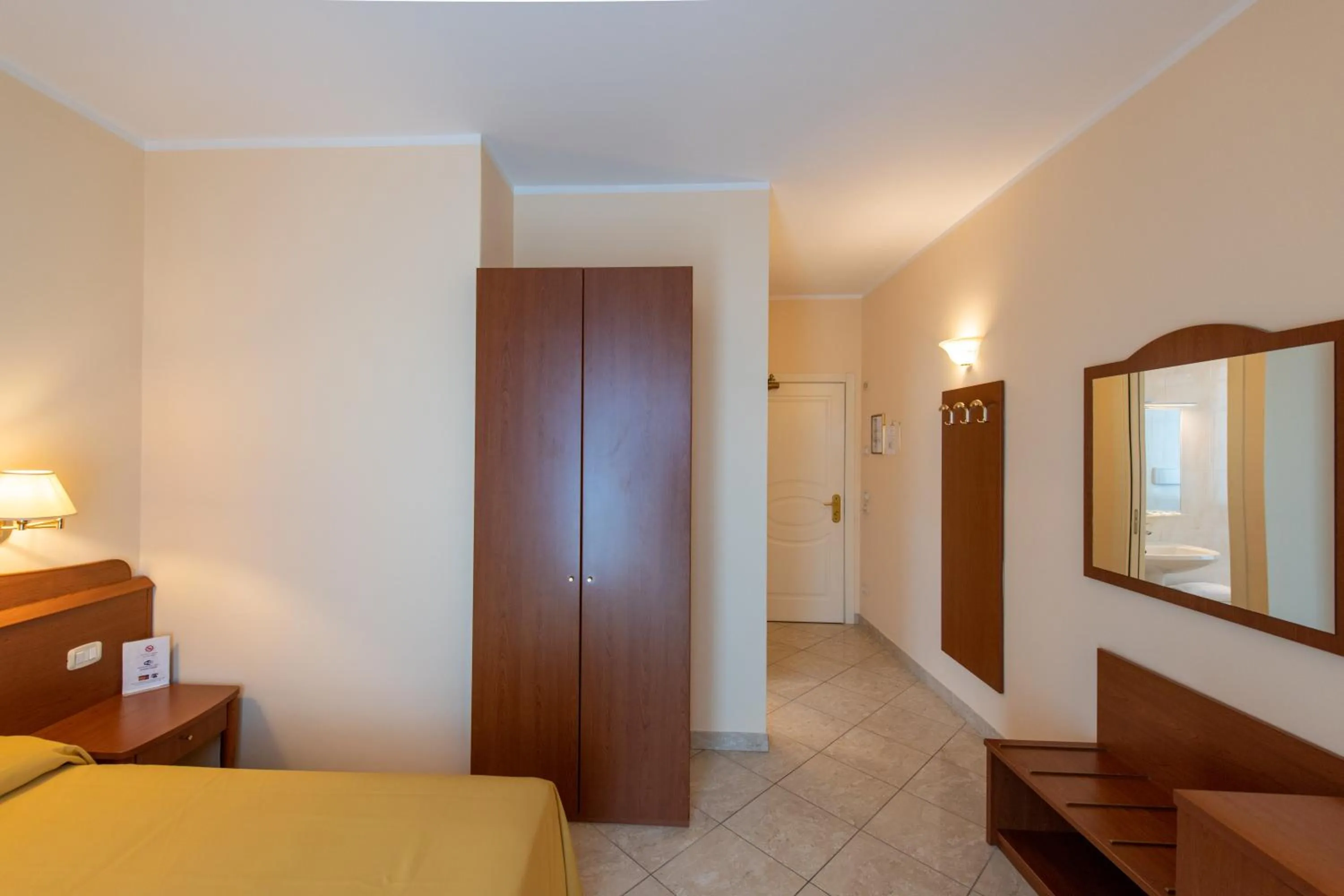 Bed in Hotel Ambasciata Venice - Atika & Atif