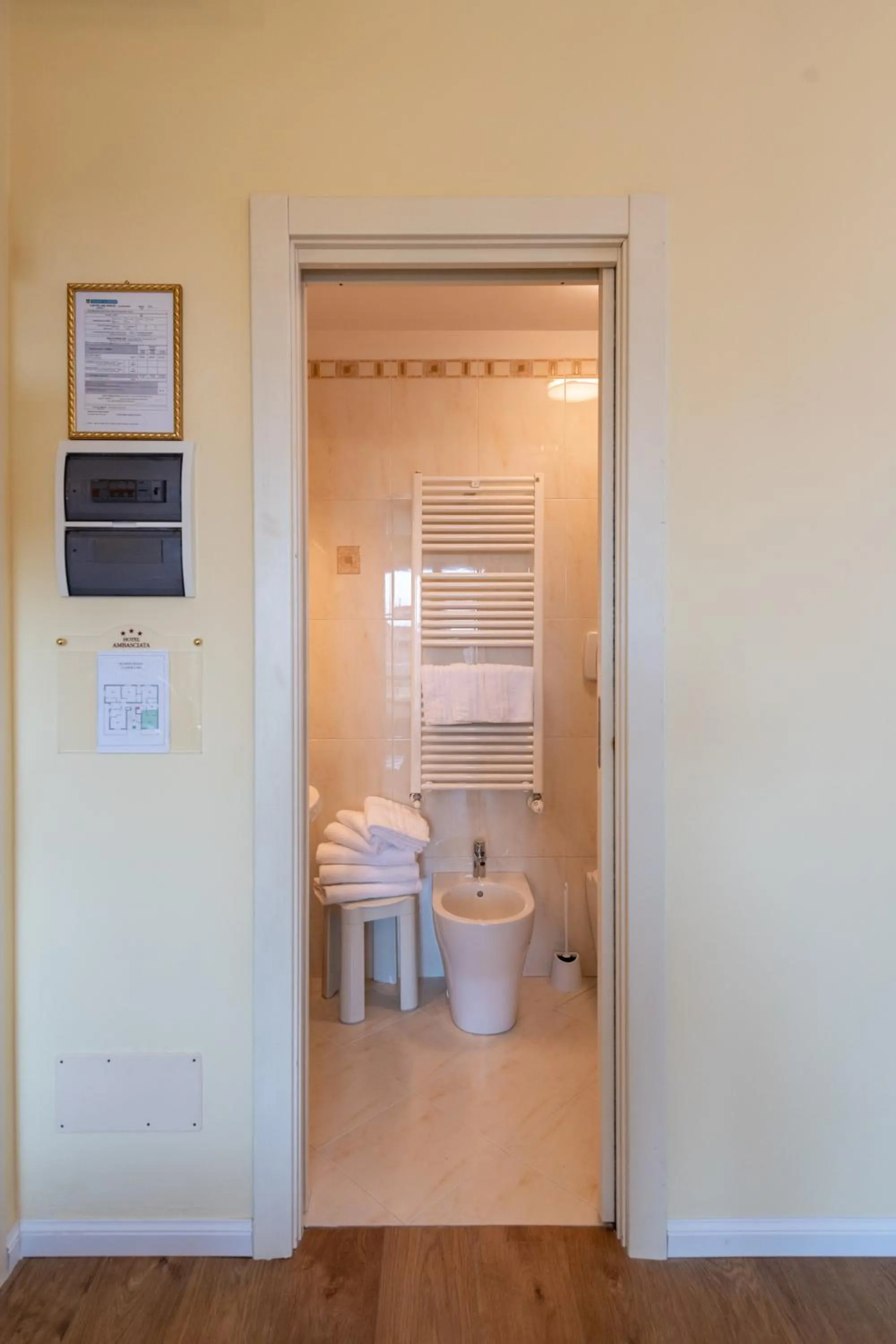 Toilet in Hotel Ambasciata Venice - Atika & Atif