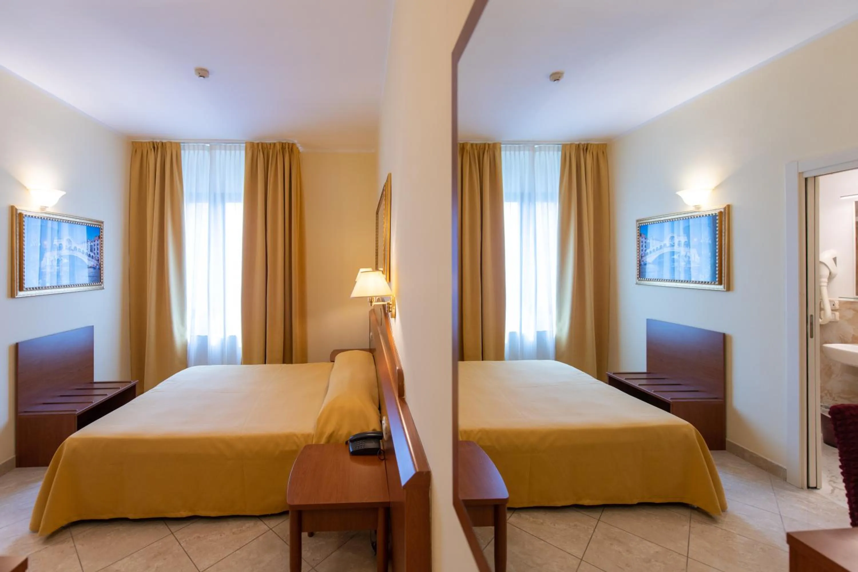 Bed in Hotel Ambasciata Venice - Atika & Atif