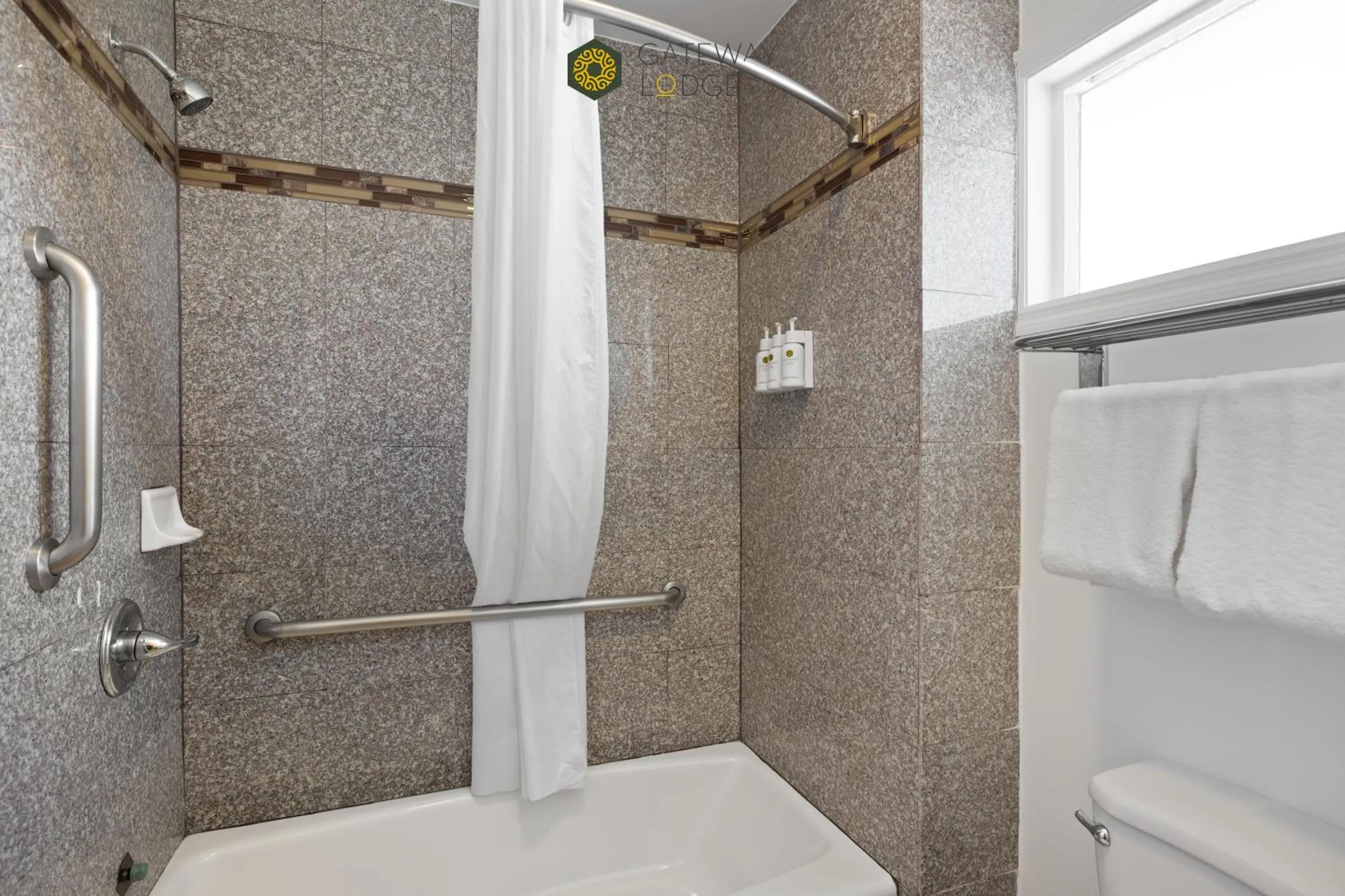 Bathroom in Gateway Lodge