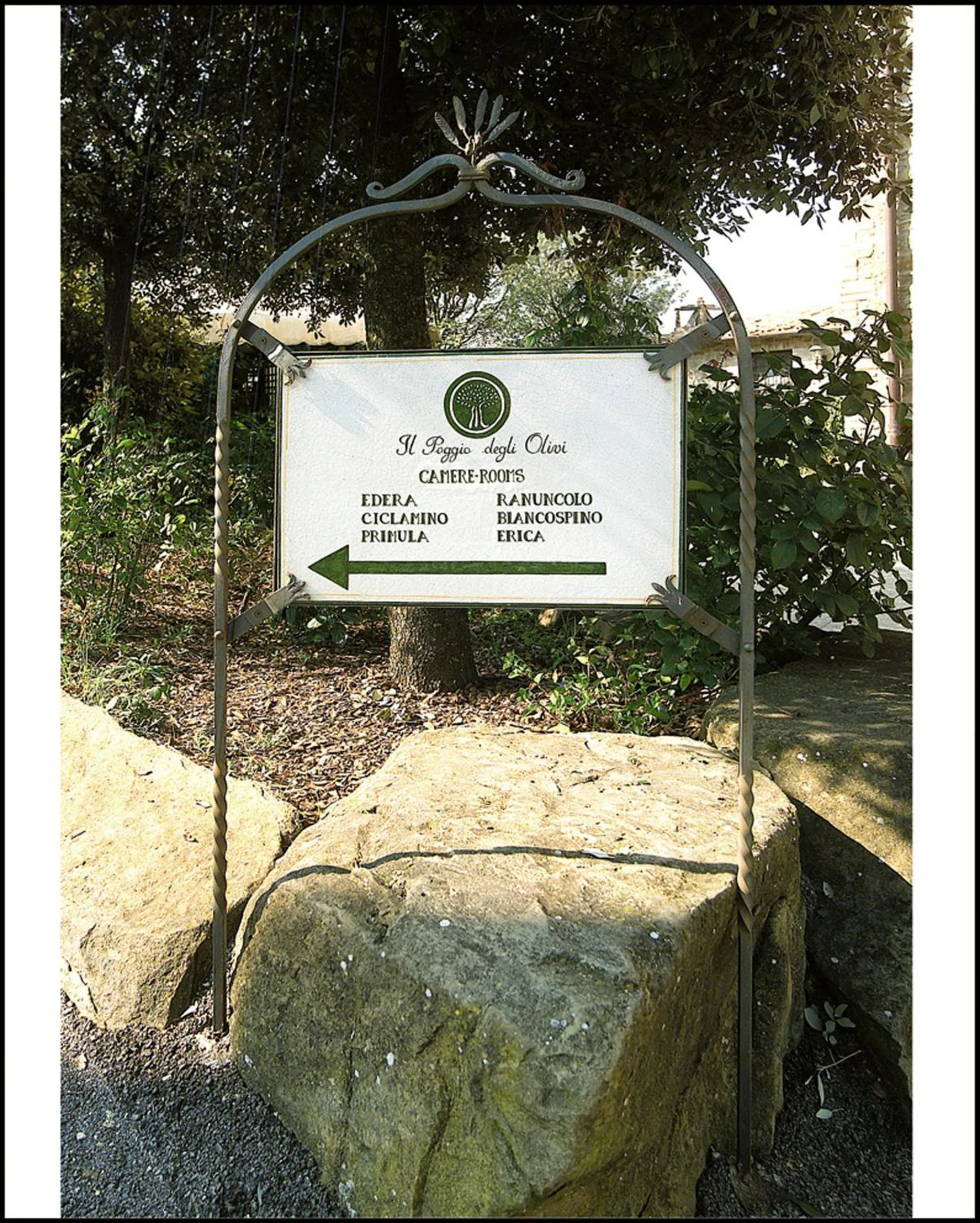 Decorative detail in Il Poggio degli Olivi