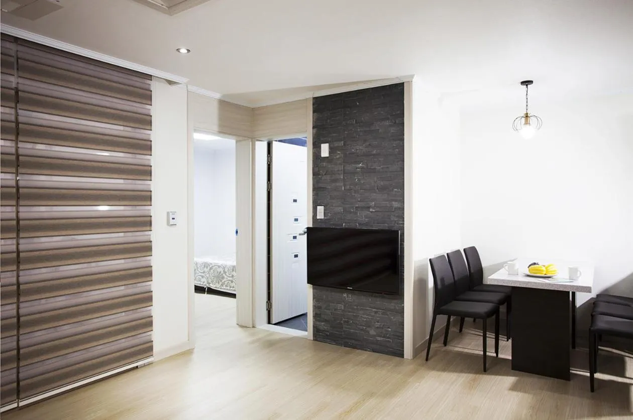 Communal lounge/ TV room in SN Hotel Daecheon