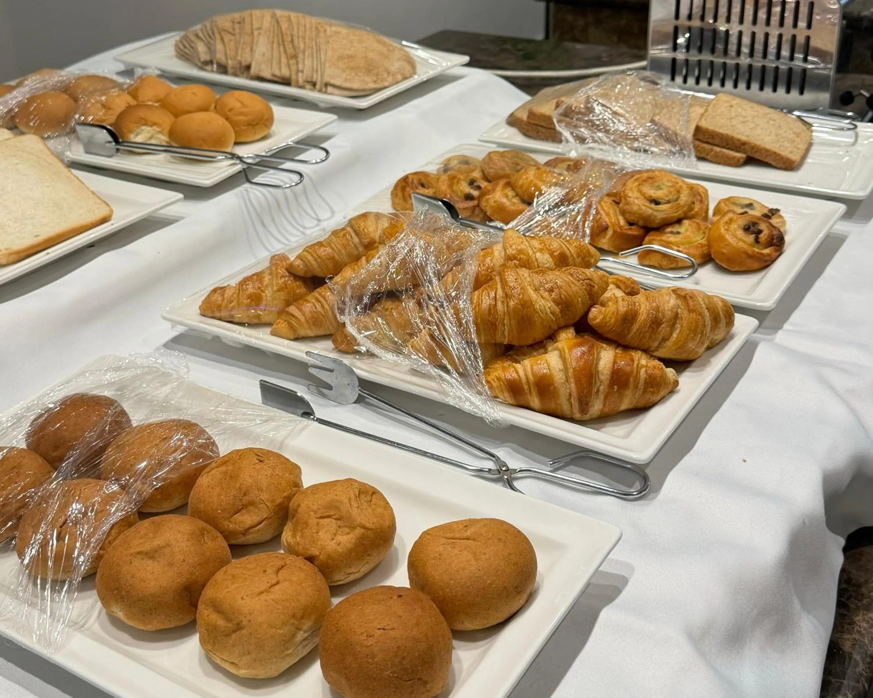 Breakfast in Merkure Jeddah Al Hamraa Hotel