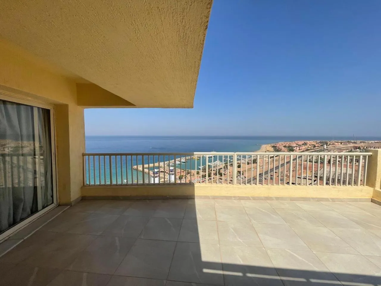 Amazing sea view Penthouse Apartment in Pyramids Porto El-Sokhna
