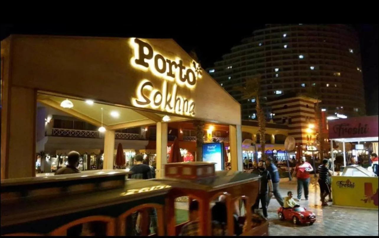 Amazing sea view Penthouse Apartment in Pyramids Porto El-Sokhna