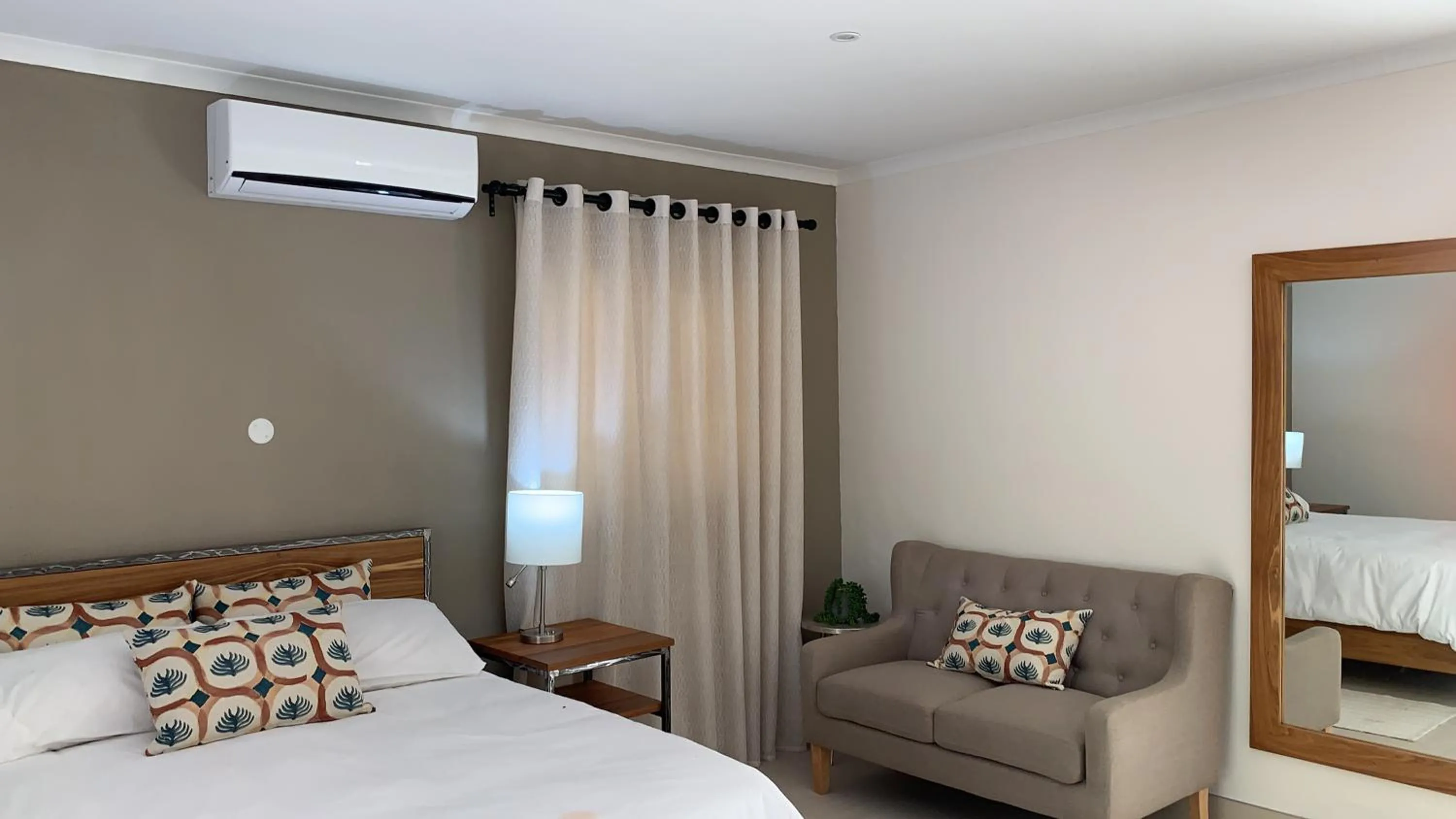 Photo of the whole room, Bed in Otjibamba Lodge