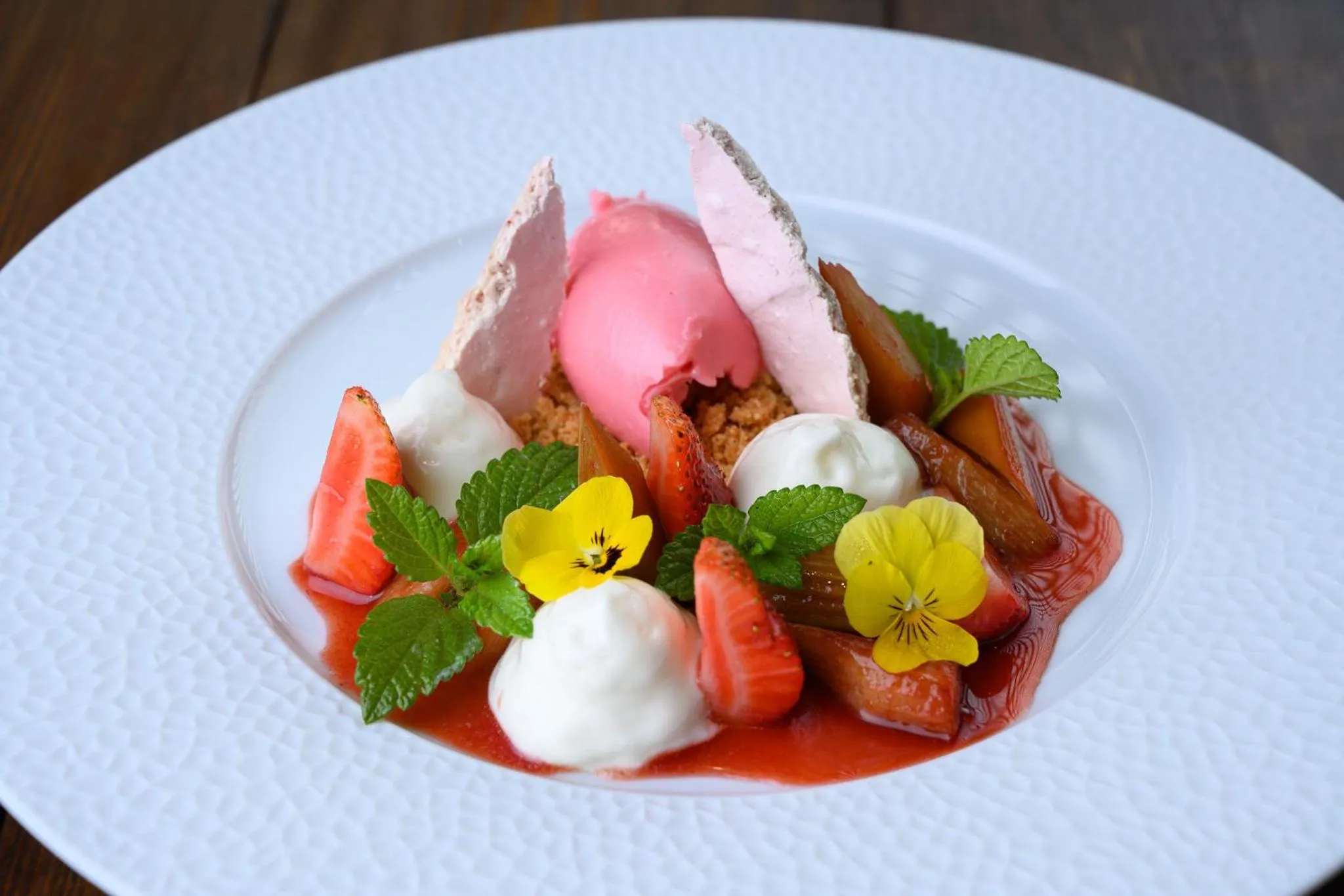 Food in Parizs Garden Apartments