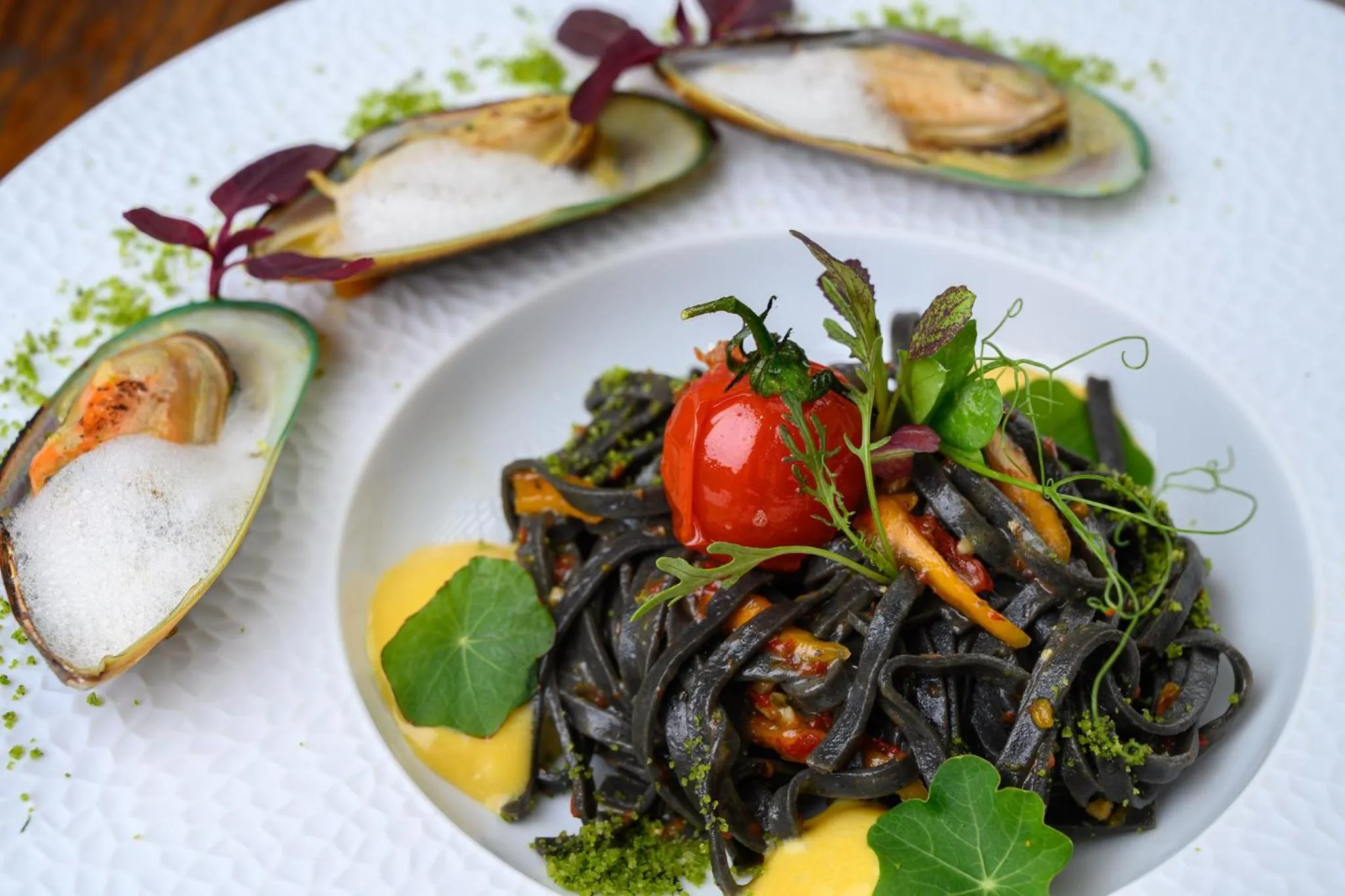 Food in Parizs Garden Apartments