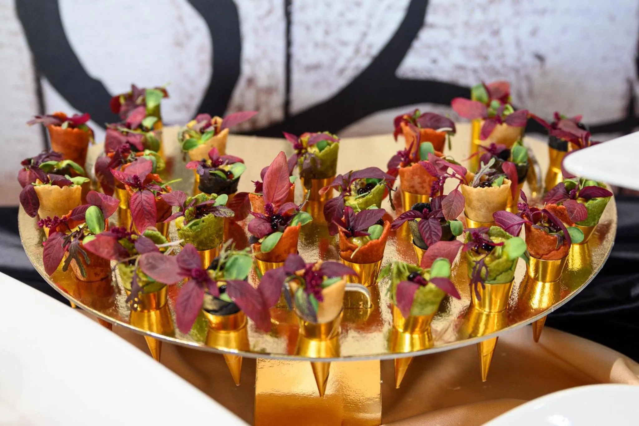 Restaurant/places to eat in Parizs Garden Apartments